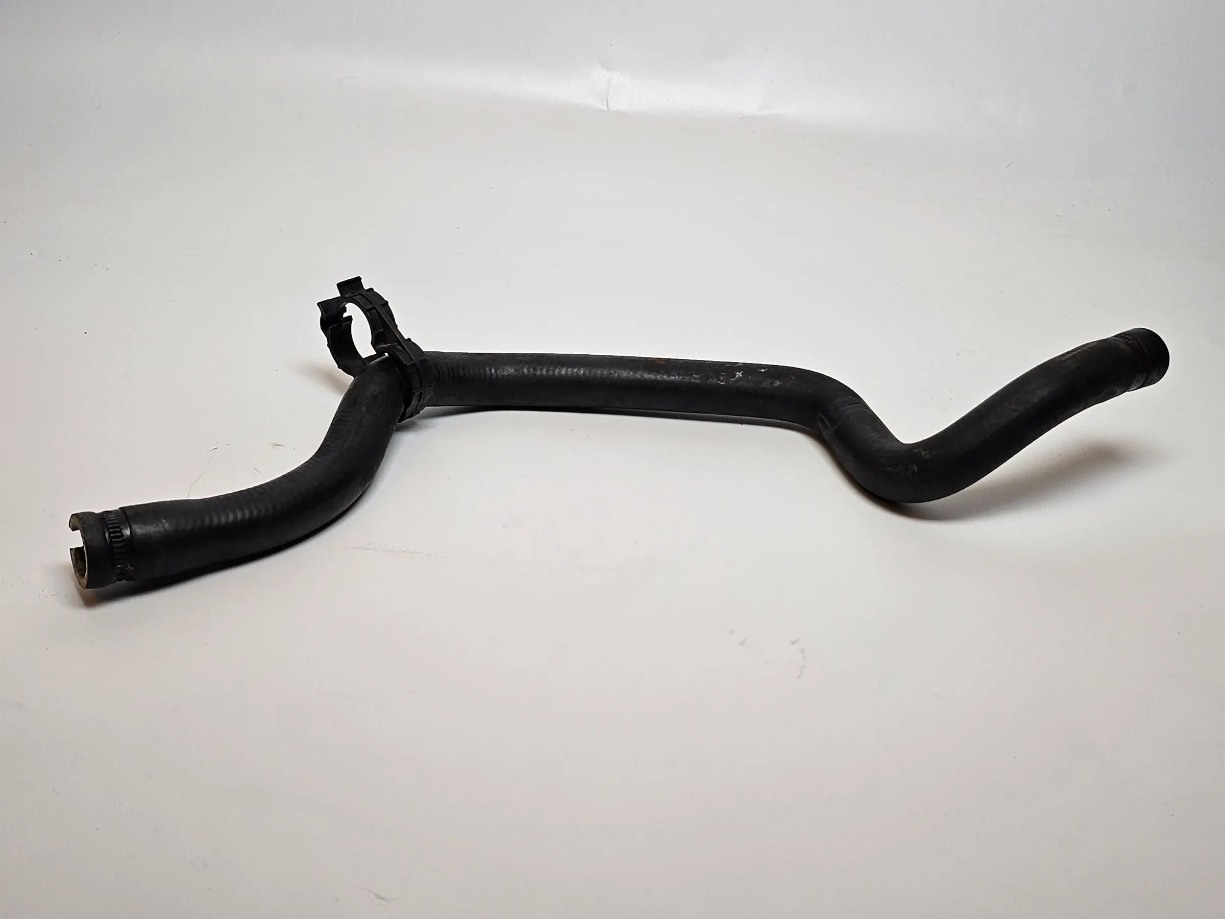 Fiat Punto  188 1,9 JTD Kühlwasserschlauch zum Wärmetauscher 1 Original