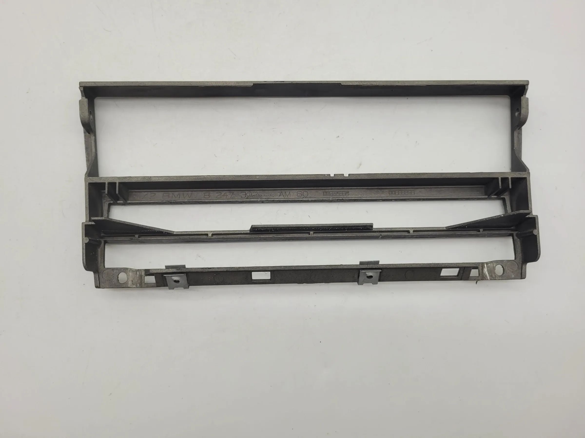 BMW 5er Touring E39 Mittelkonsole Einbaurahmen Blende 8247302 Original