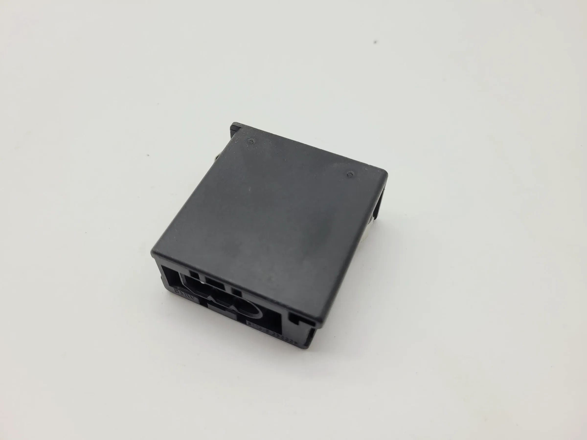 BMW 5er Touring E39 Handschuhfach Lampe Ladegerät Socke 61.13-8352336 Original