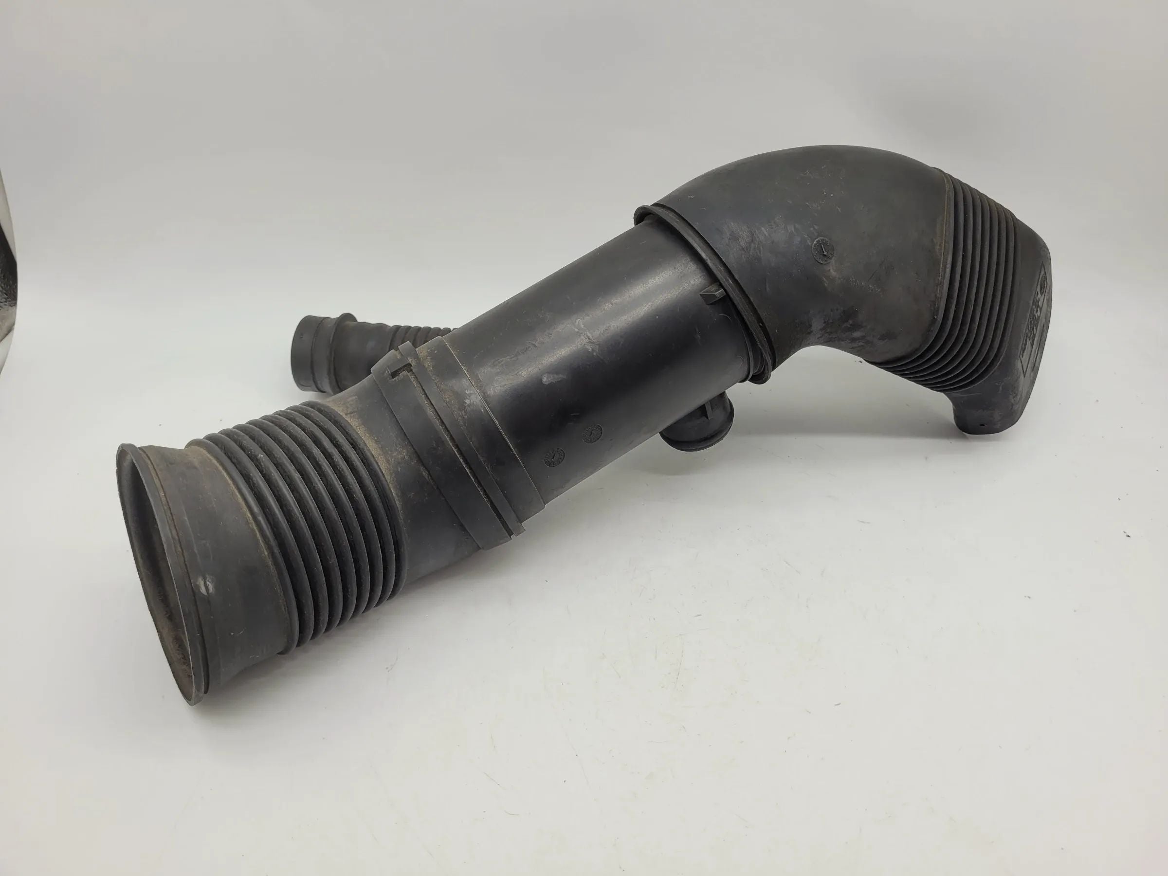 BMW 5er Touring E39 Ansaugrohr Ladeluftschlauch 7786221 Original