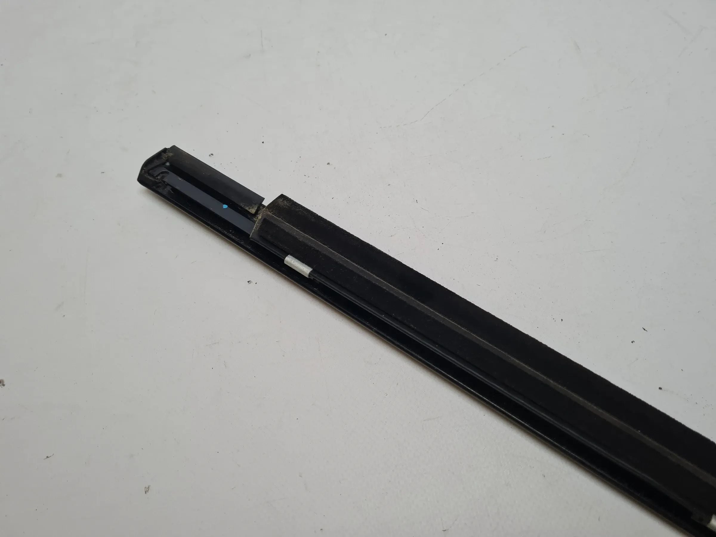Original Mercedes C-Klasse (CL203) Einstiegsleiste Links Schwarz A2036903180