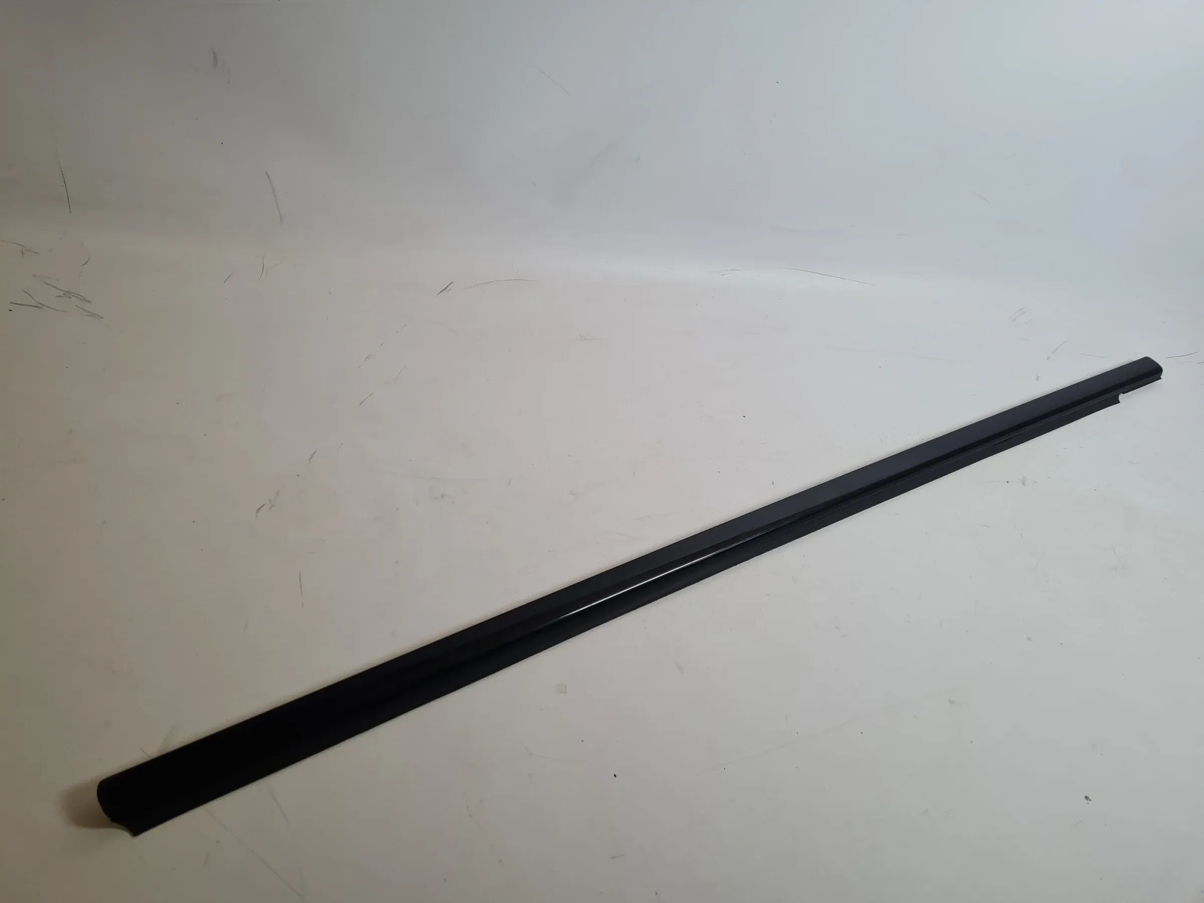 Original Mercedes C-Klasse (CL203) Einstiegsleiste Rechts Schwarz A2036903280