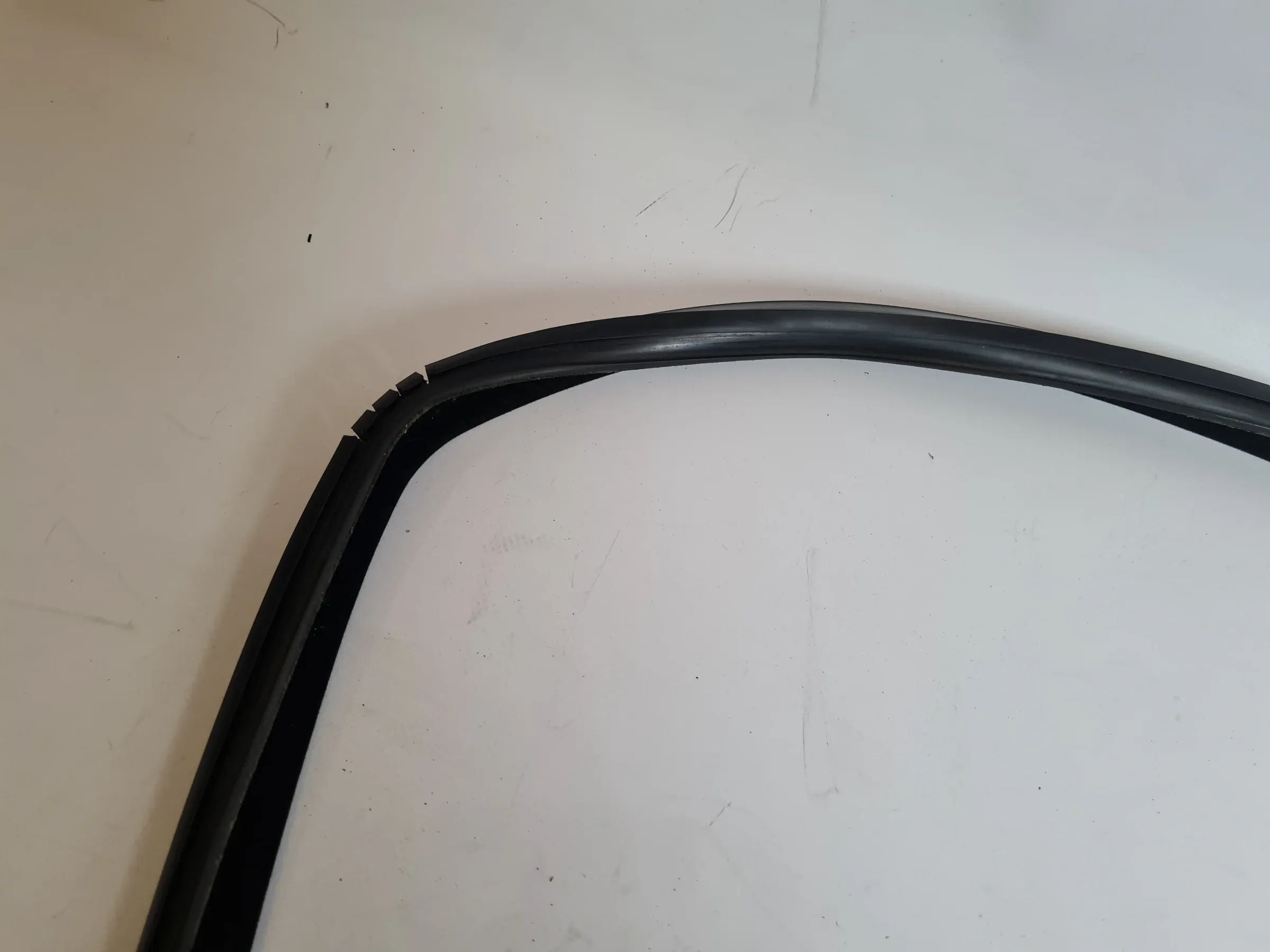 Original Mercedes C-Klasse (CL203) Dichtung Tür Fenster Links Vorne Innen