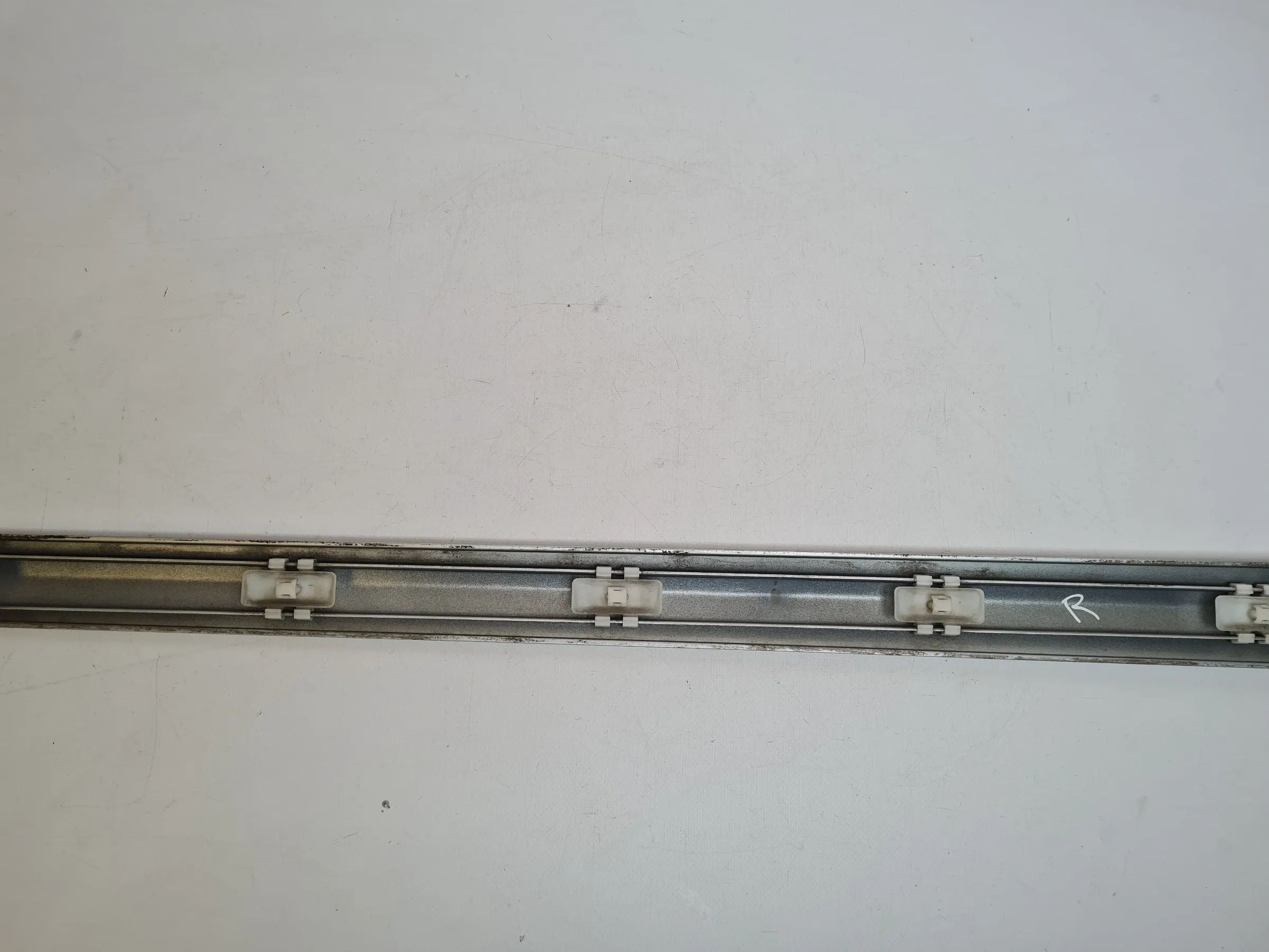 Original Mercedes C-Klasse (CL203) Dekor-/Zierleiste Rechts Silber A2036903662