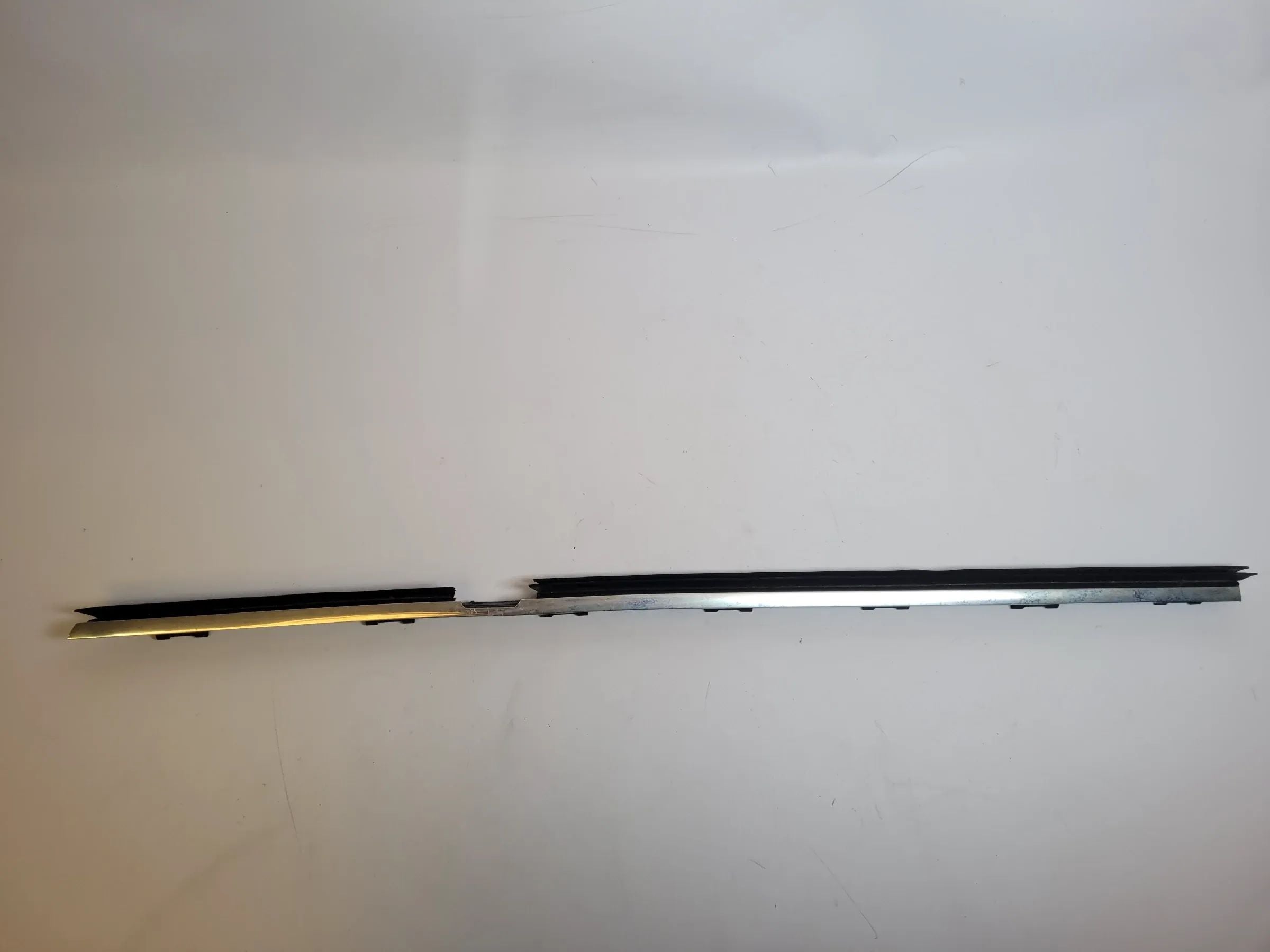 BMW 5er Touring E39 Chrom Leiste Dichtung Hinten Links 51.22-8185817 Original