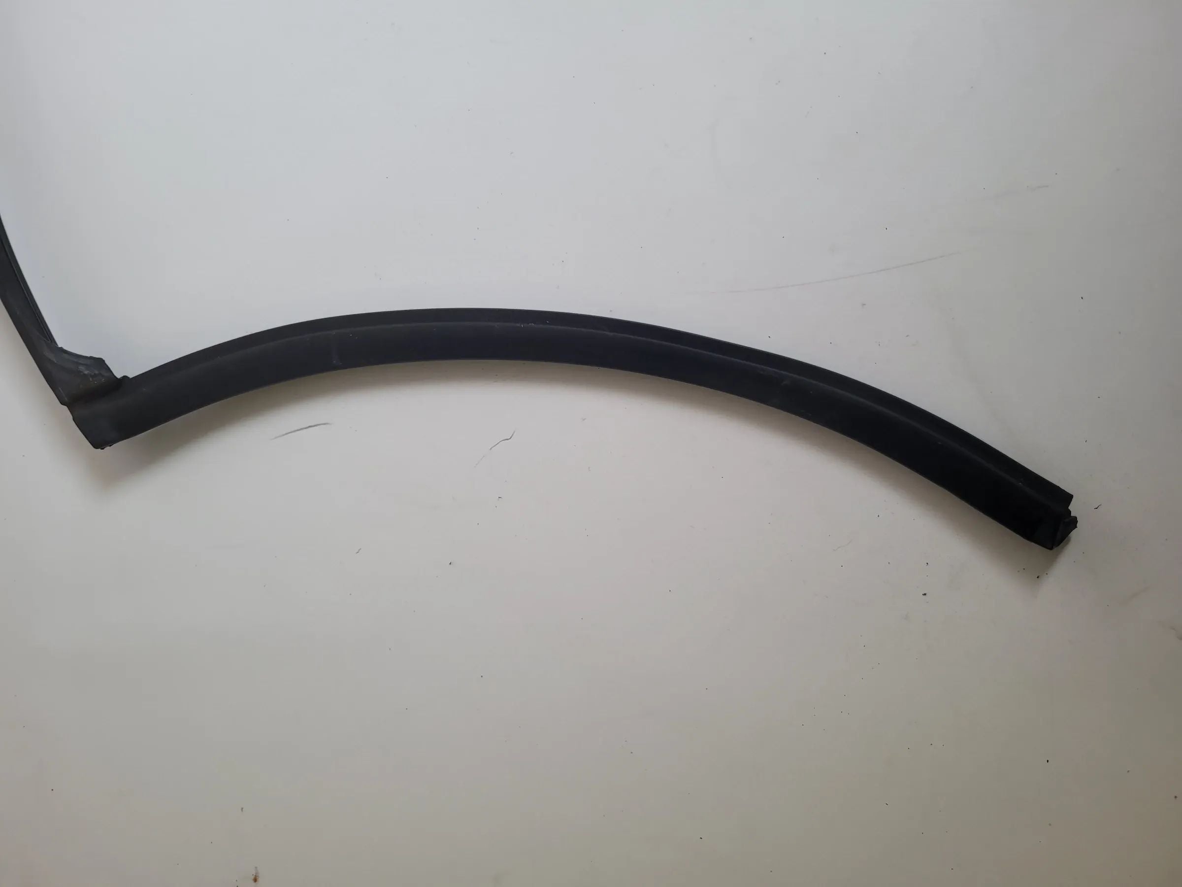BMW 5er Touring E39 Türdichtung Führung Rechts Hinten Außen Oben (Original)