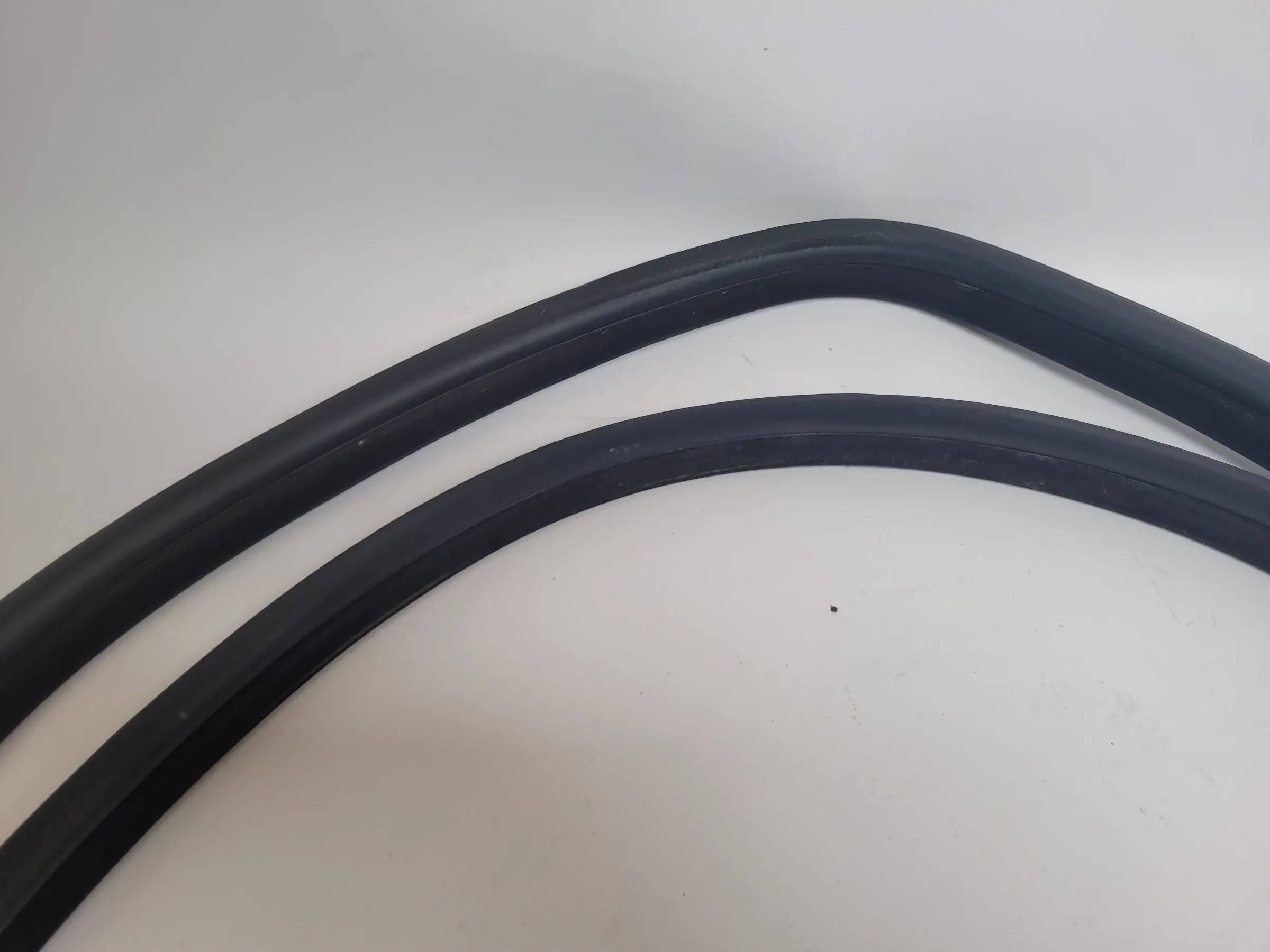 BMW 5er Touring E39 Türdichtung Rahmen Links Hinten Innen (Original)