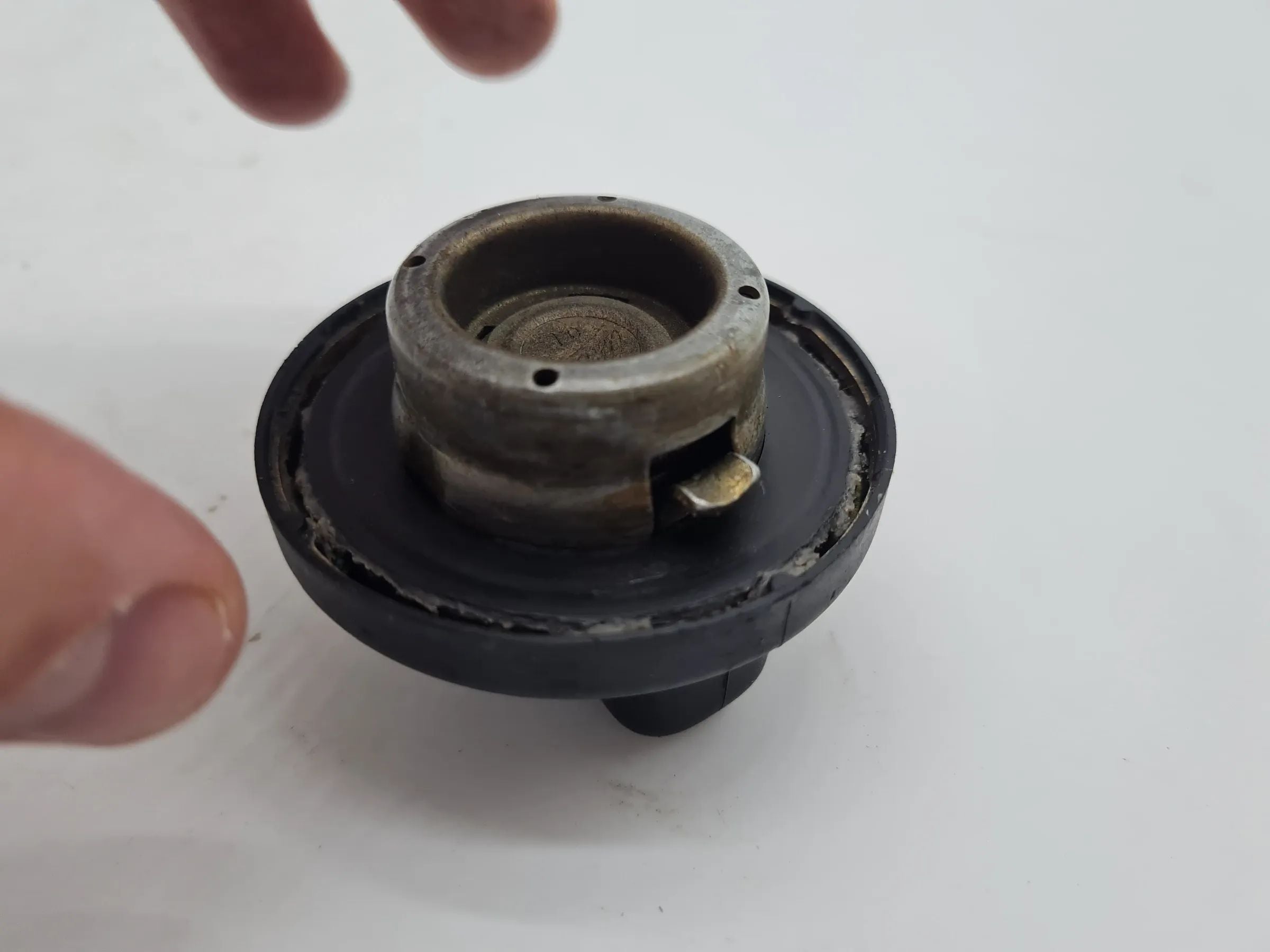BMW 5er Touring E39 Tankdeckel (1183342) Original