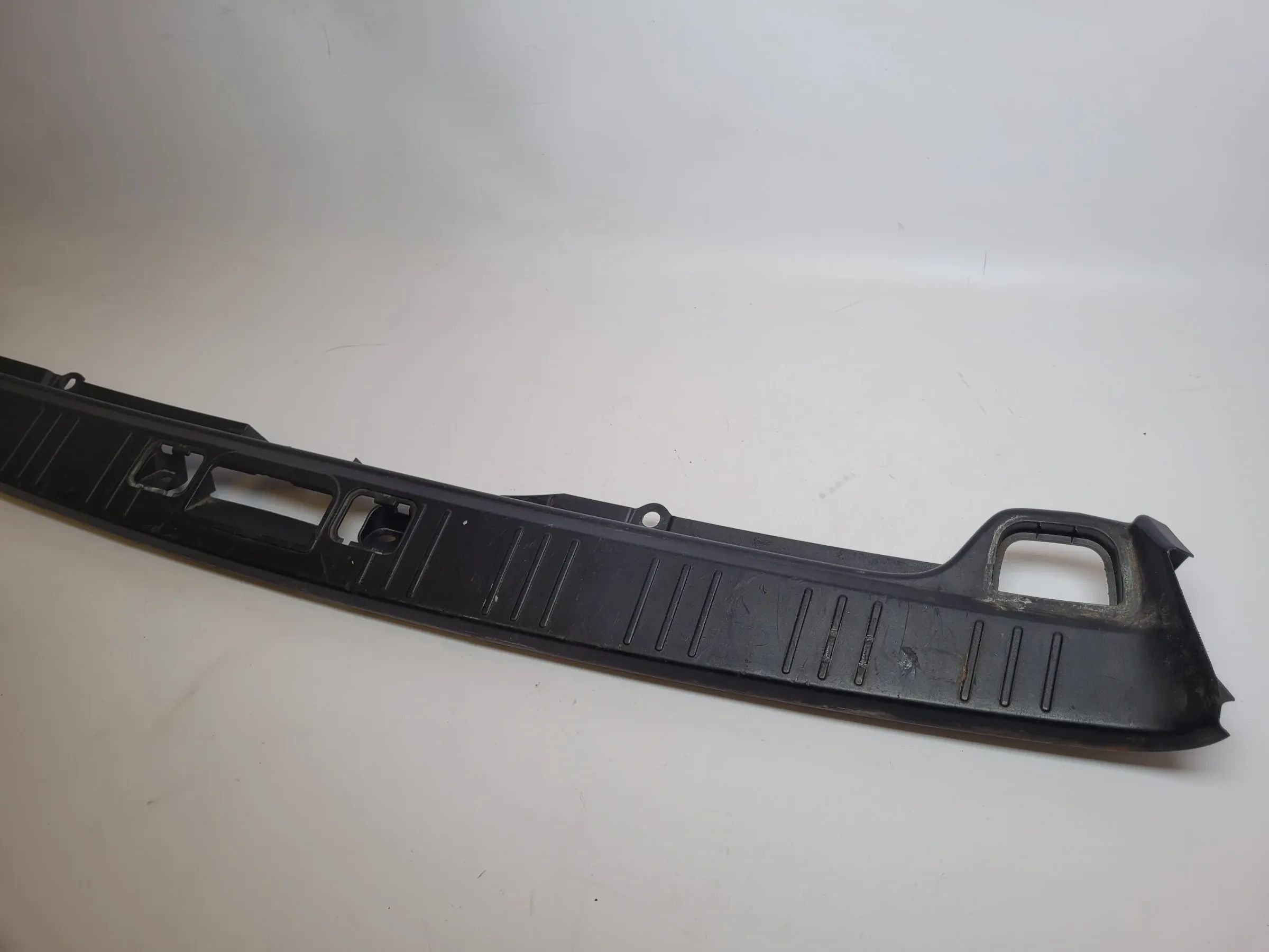 BMW 5er Touring E39 Blende Landekante Kofferraum 51.47-8185232 Original