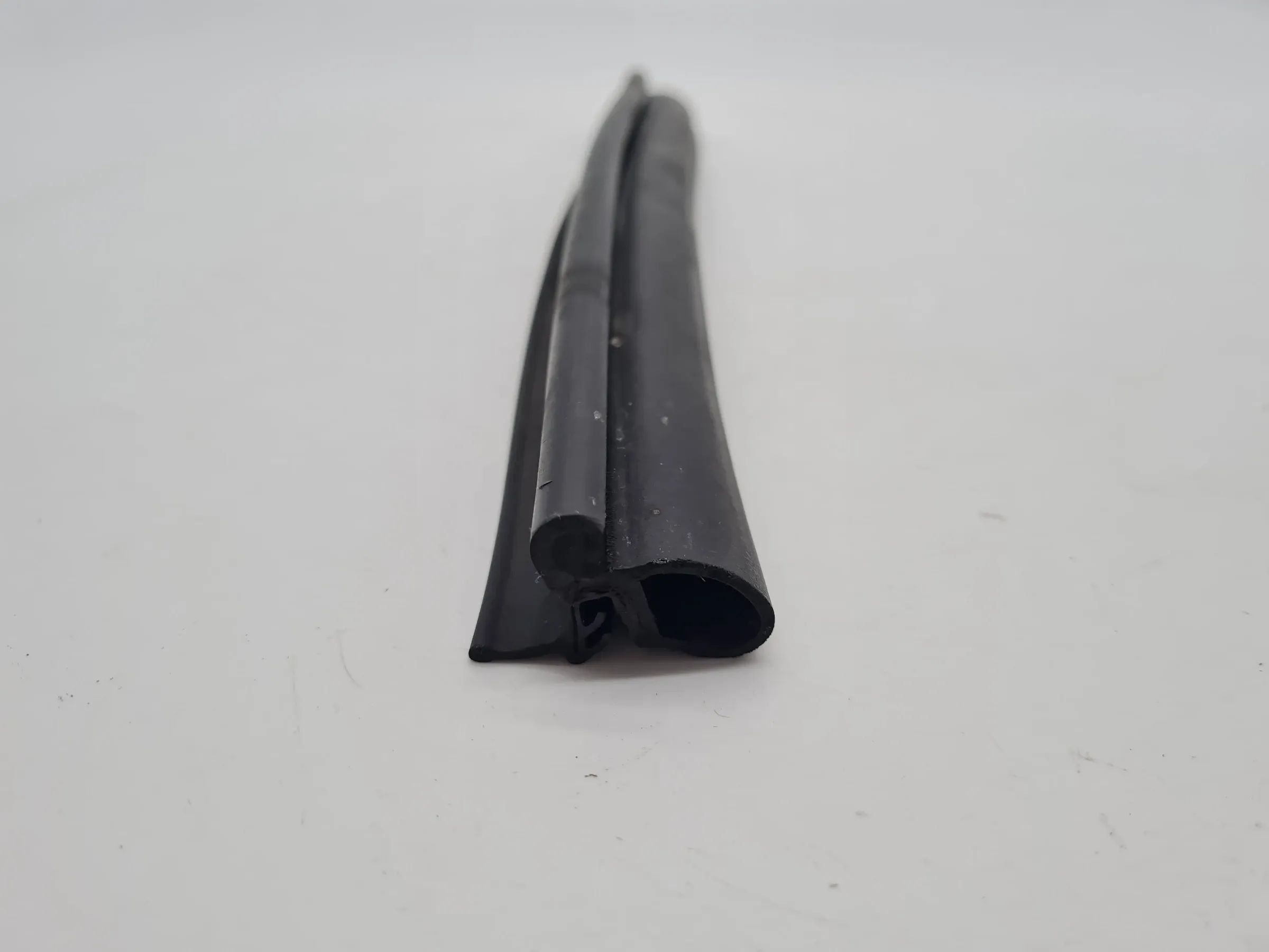 Original Audi A6 (4B2/4B4) Dichtung Gummi Links Vorne Seite