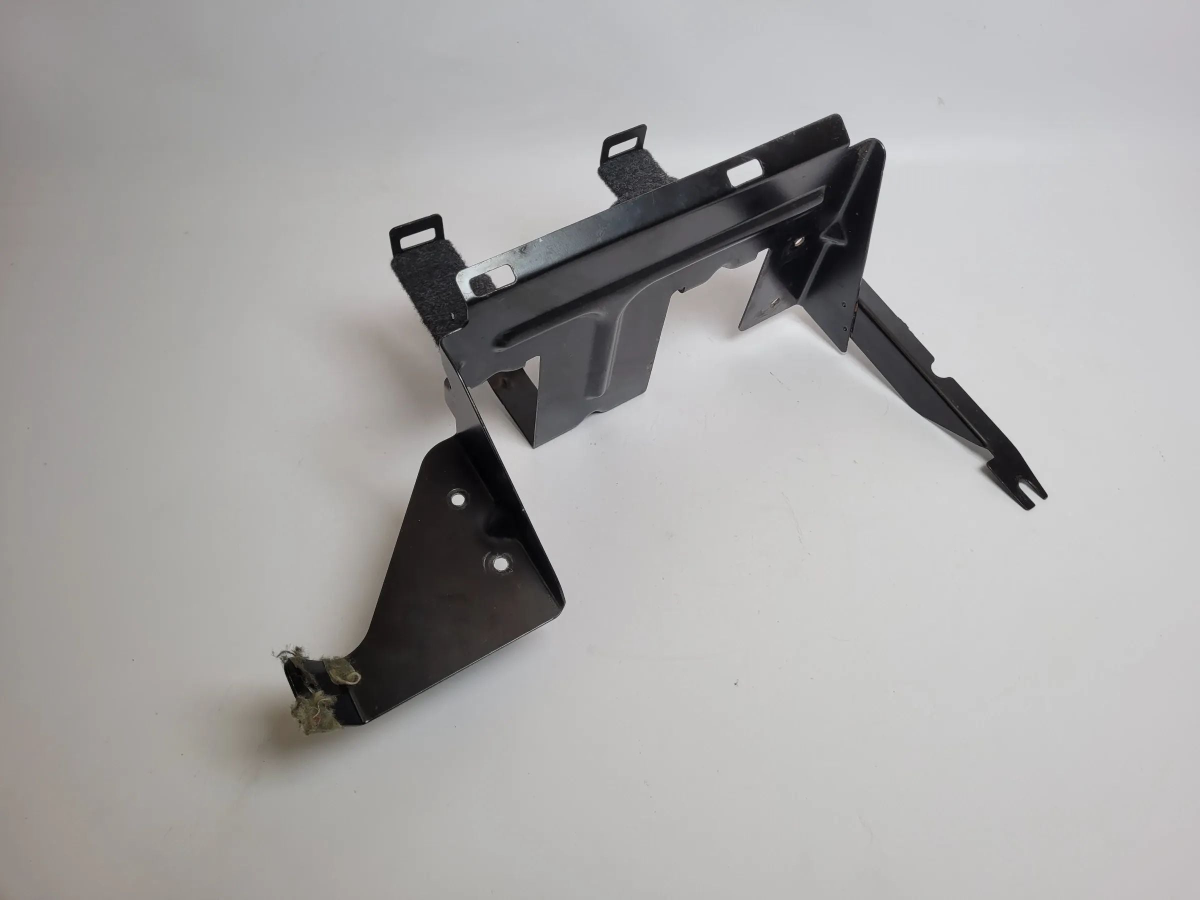 Audi A6 (4B2/4B4) Halterung / Befestigung 4B5011215A Original