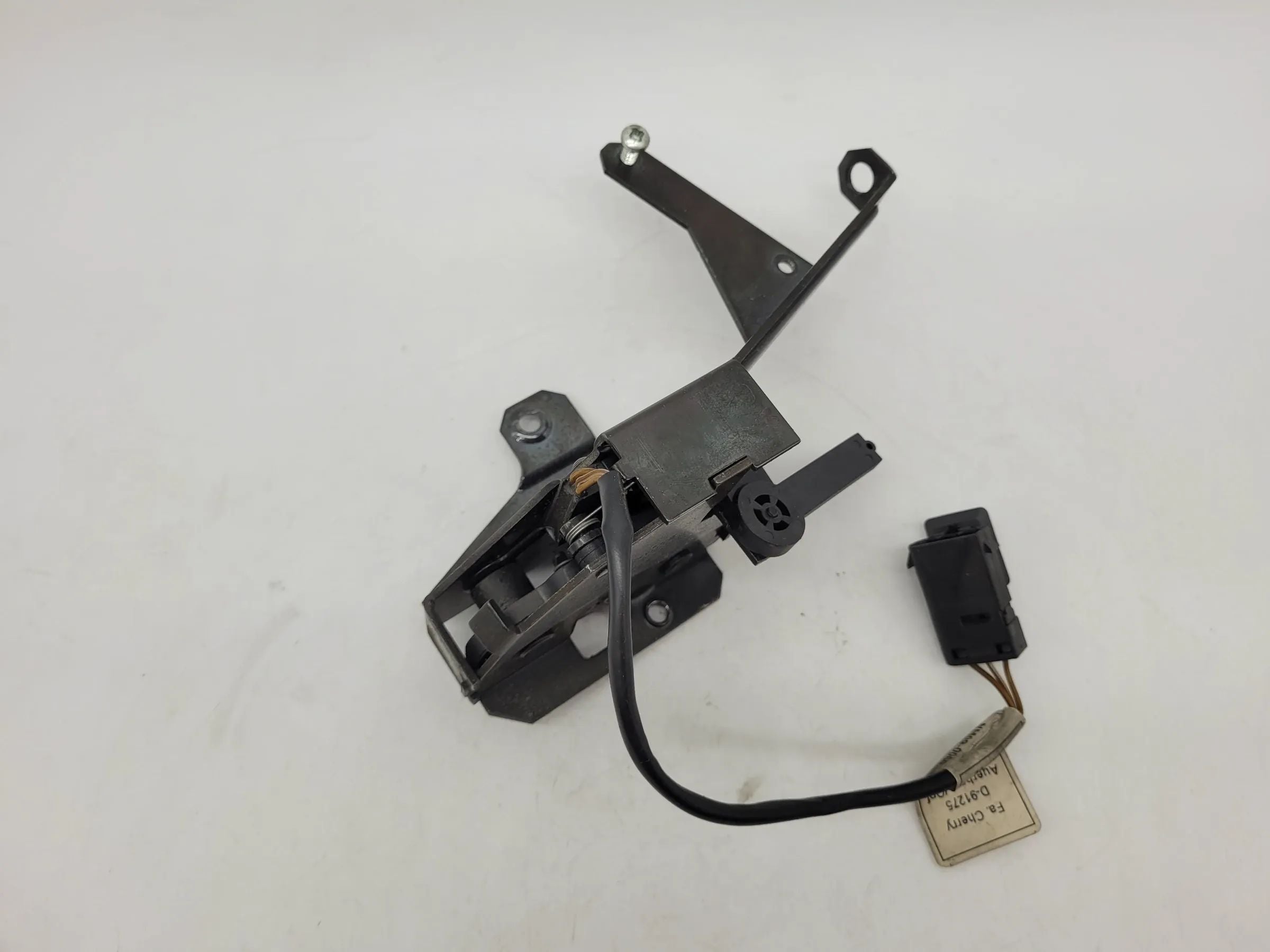 BMW 5er Touring E39 Schlossfalle Heckscheibenschloss 51.24-8238469 (Original)