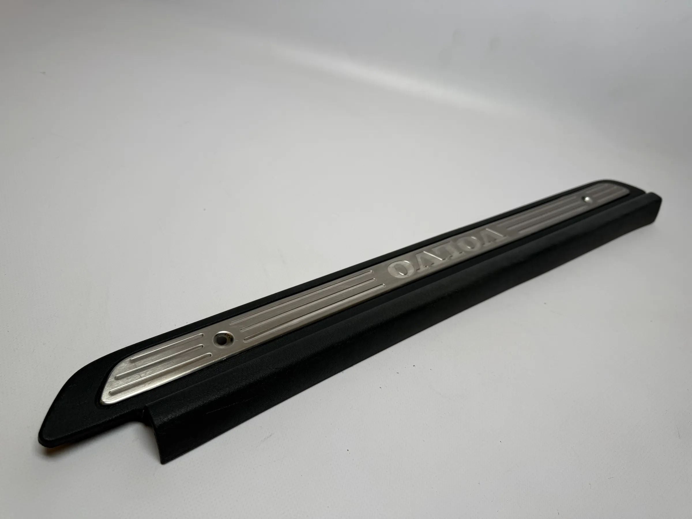 Oryginalna listwa progowa Volvo V40 Lewa Przednia C1/C2/C3 30818-429/425/421