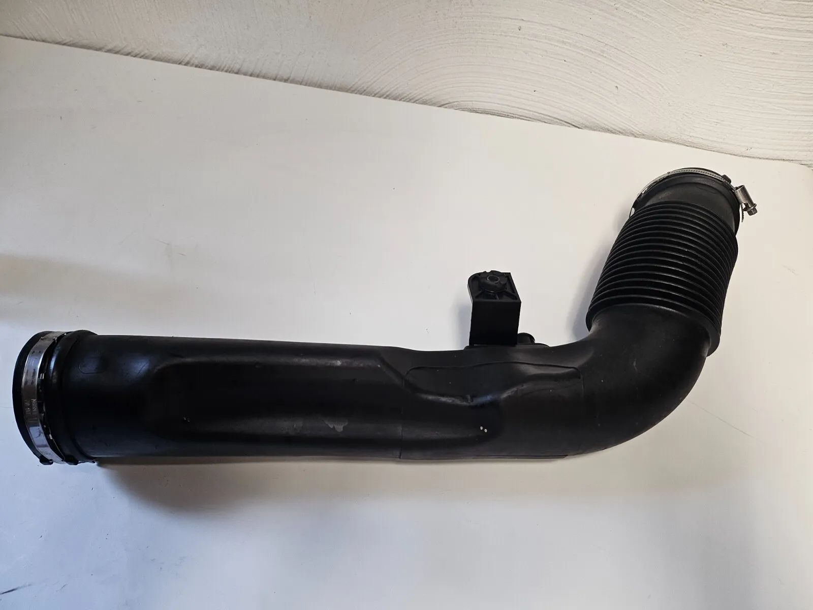 Volvo V40 2015 Diesel 140kW Intercooler Hose / Line 31338661 SVJ11014