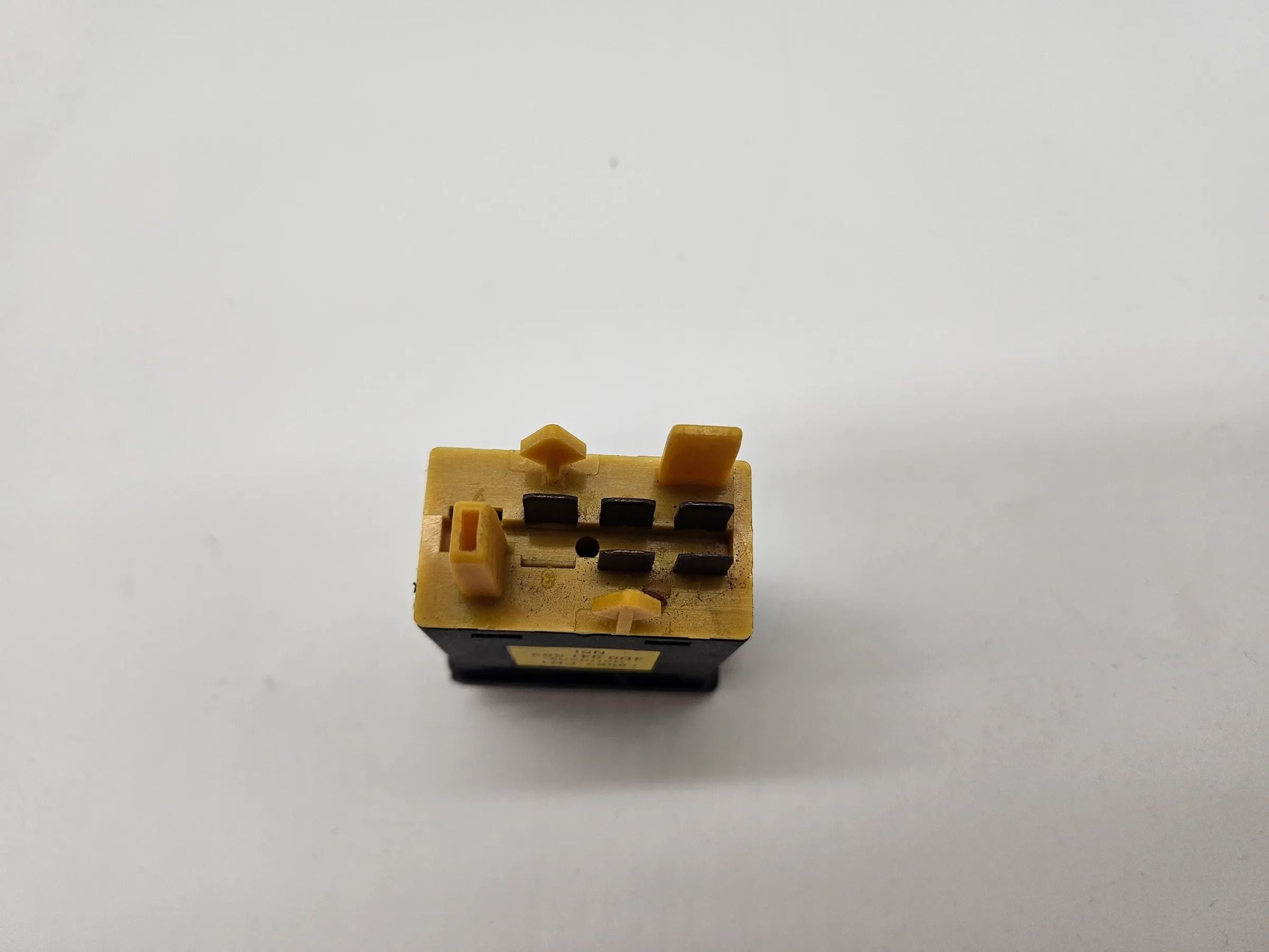 Original Audi A4 Avant B5 rear fog light switch 4D0941563 05-1997 