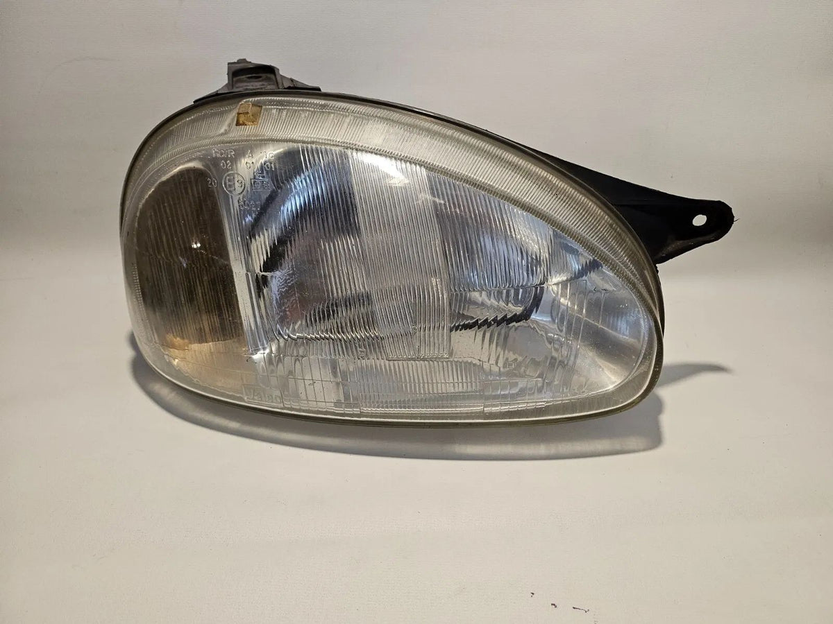 Opel Corsa B phare avant droit d'origine avec correcteur de hauteur année 2000 90386290