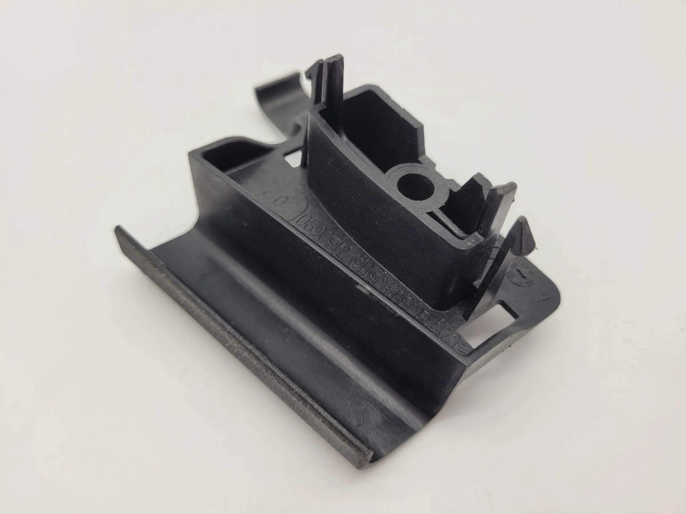 BMW 3er (E90/E91) Halter Halterung Techts 51167130690