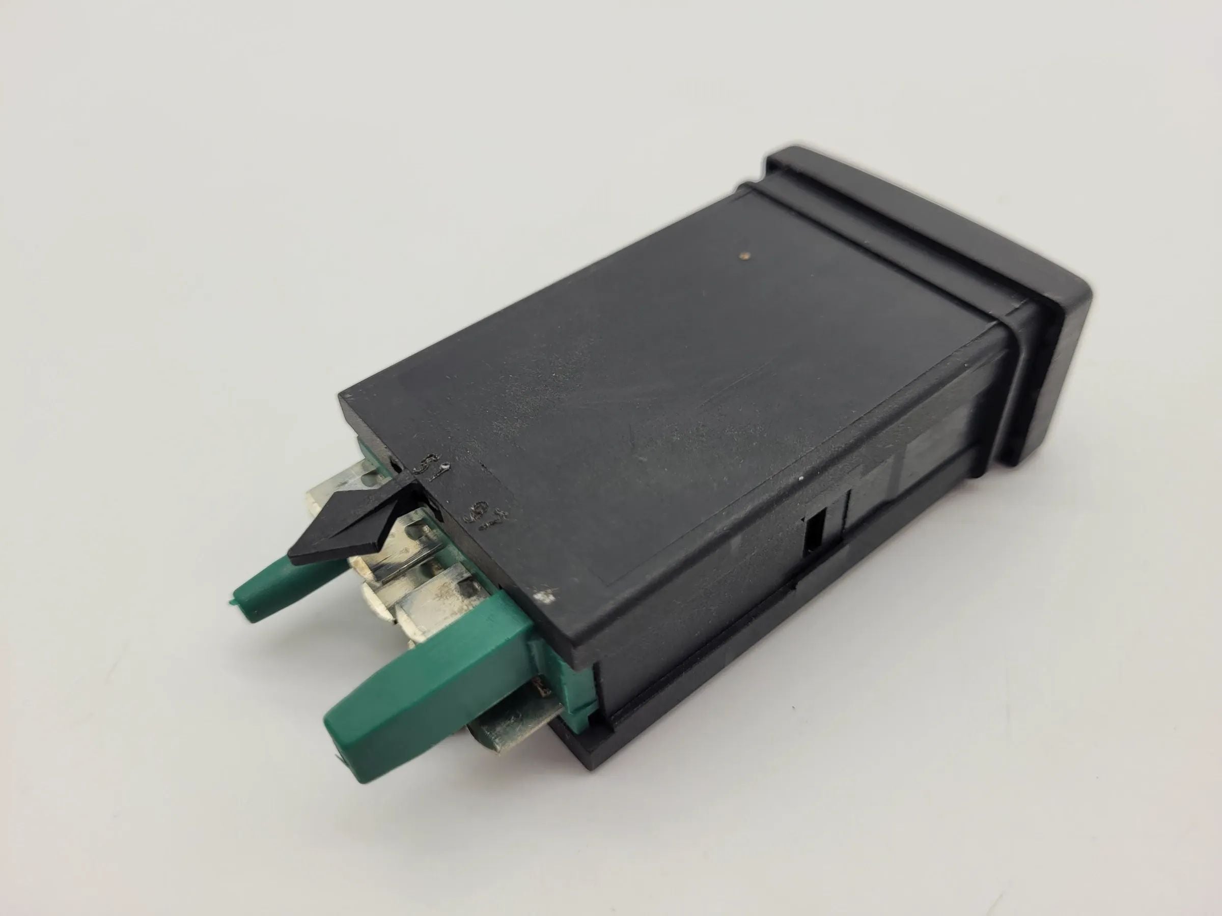 Original AUDI A4 (8D2/B5) Schalter Sitzheizung 8D0963563