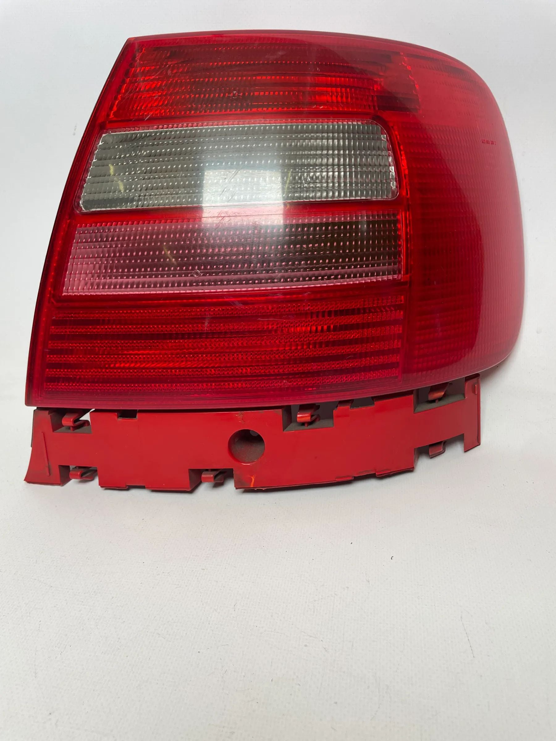 Original Audi A4 (8D2) Rückleuchte Rechts hinten 8D0945112C