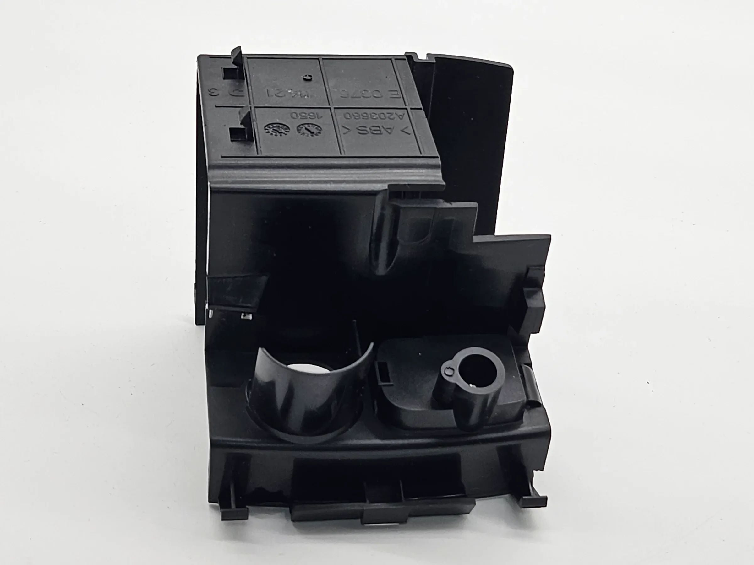 Оригинальная крышка розетки подлокотника Mercedes CL 203 2036801650