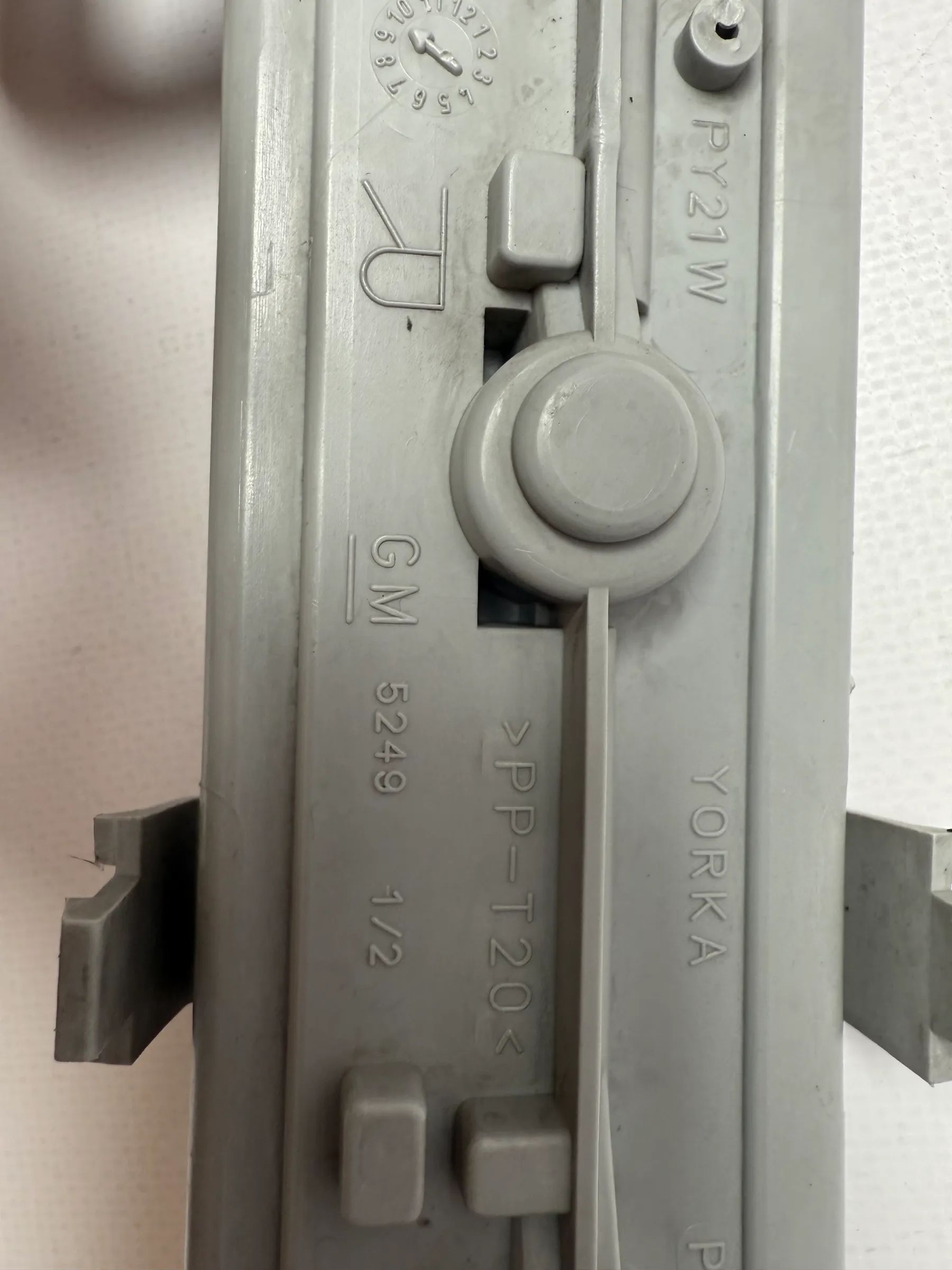 Оригинальная правая серая задняя оптика Opel Zafira A T98 GM Yorka 5249