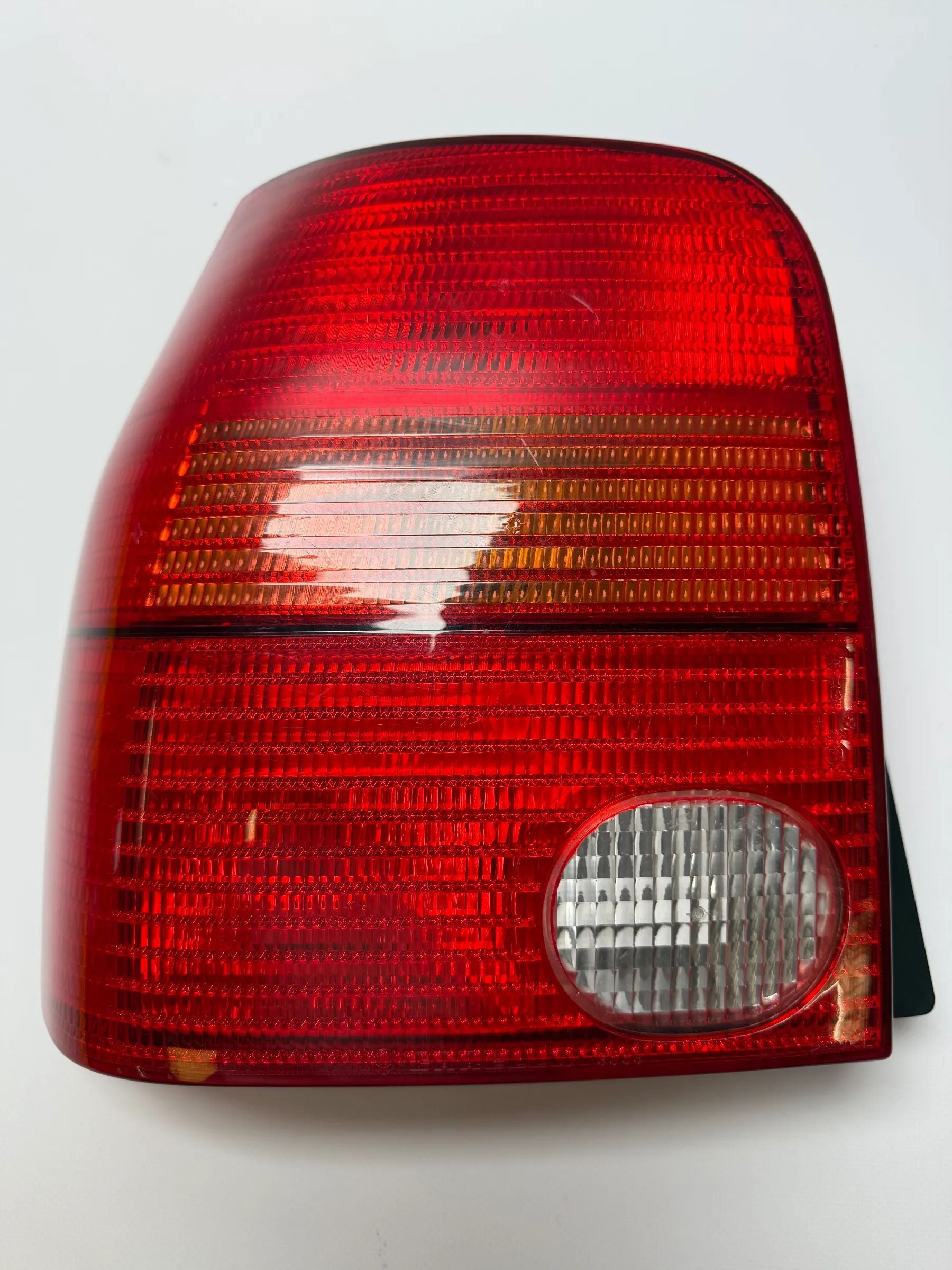 Oryginalna lampa tylna VW Lupo 6E1,/6X1 lewa, Carello 38030748 / 9559