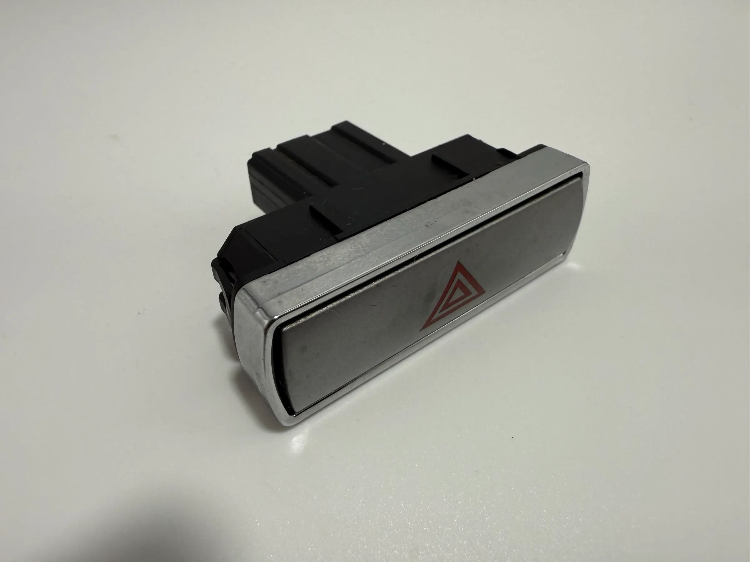 Original Ford Mondeo MK3 B5Y/B4Y/BWY hazard warning switch 4S7T13A350AB 