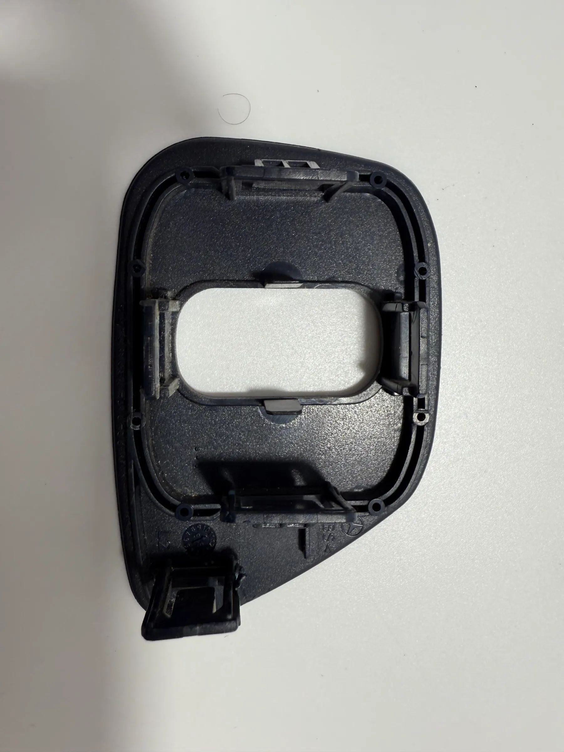 Original Mercedes-Benz E-Class W210 window regulator cover left 501C311-610-00 