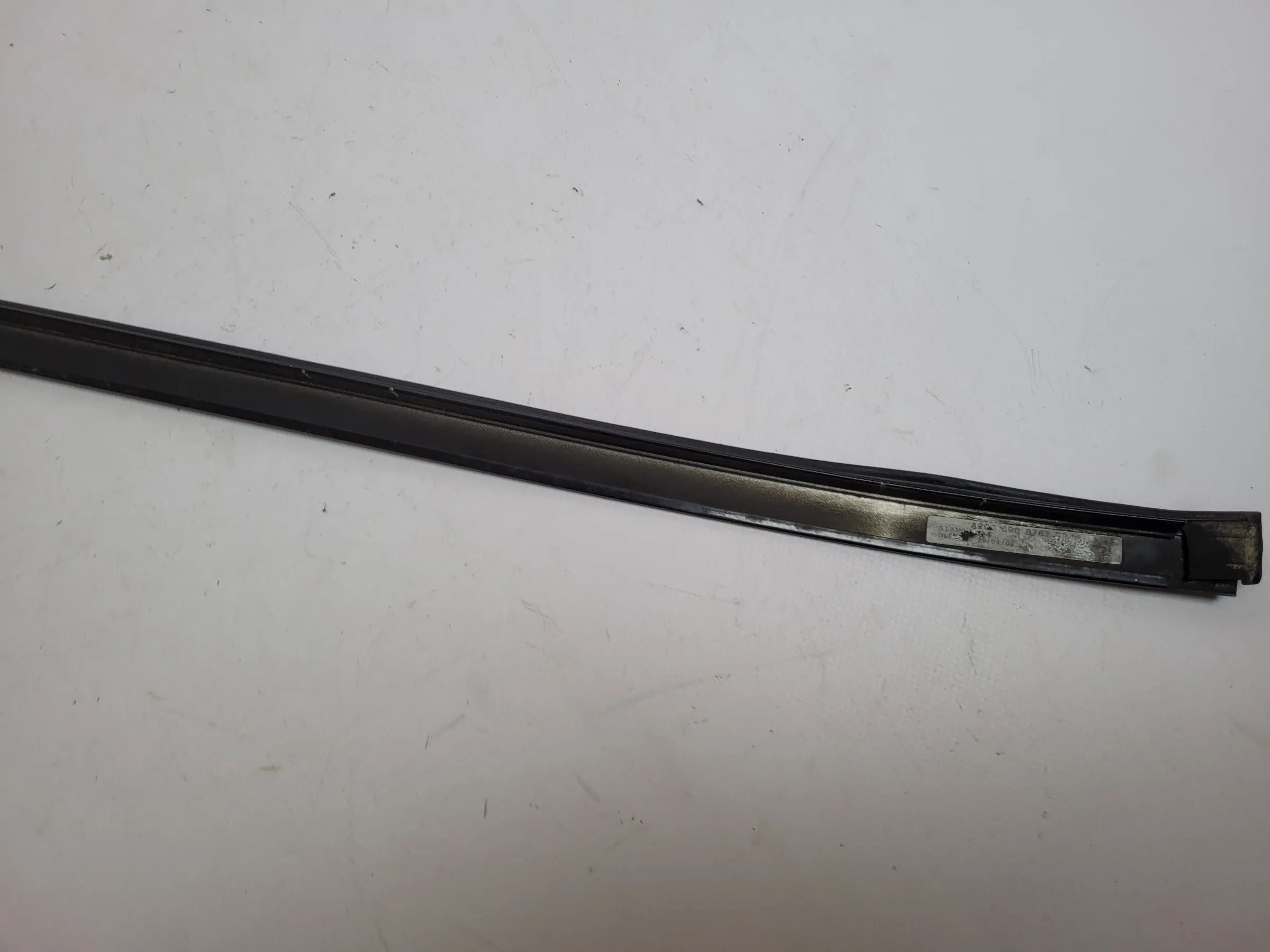 Original Mercedes C-Klasse (CL203) Leiste Wasserabweiser Links A2036908762
