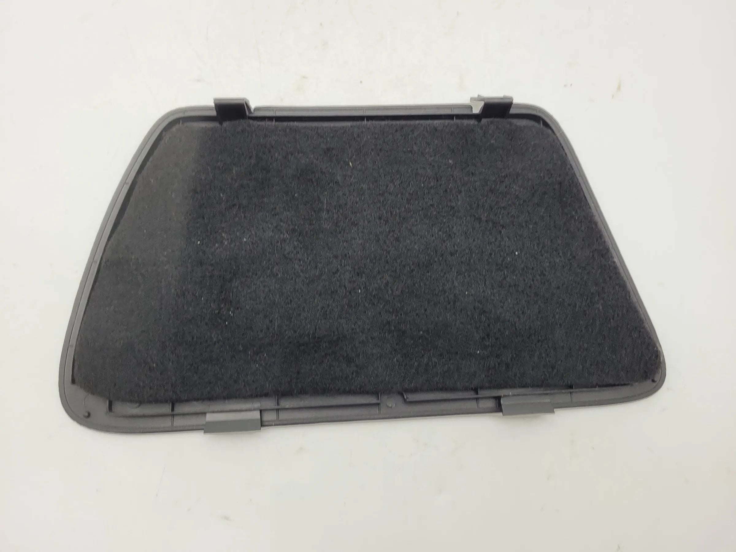 ฝาครอบห้องเก็บของท้ายรถ Mini One R50/R53 ของแท้ ฝั่งขวา 51.43-1503472