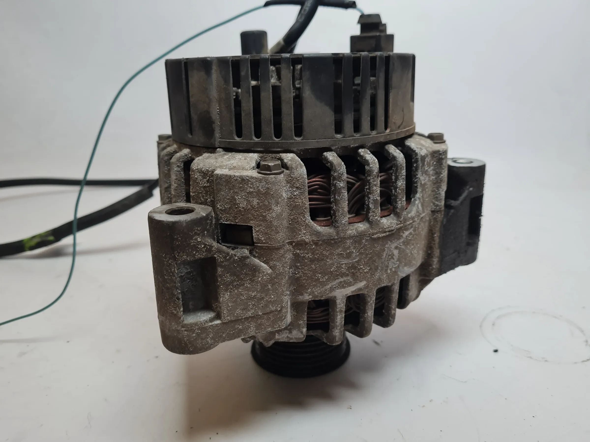मूल मर्सिडीज़ C-क्लास CL203 लिच्टमाशिने जेनरेटर M111.955 A0111546802