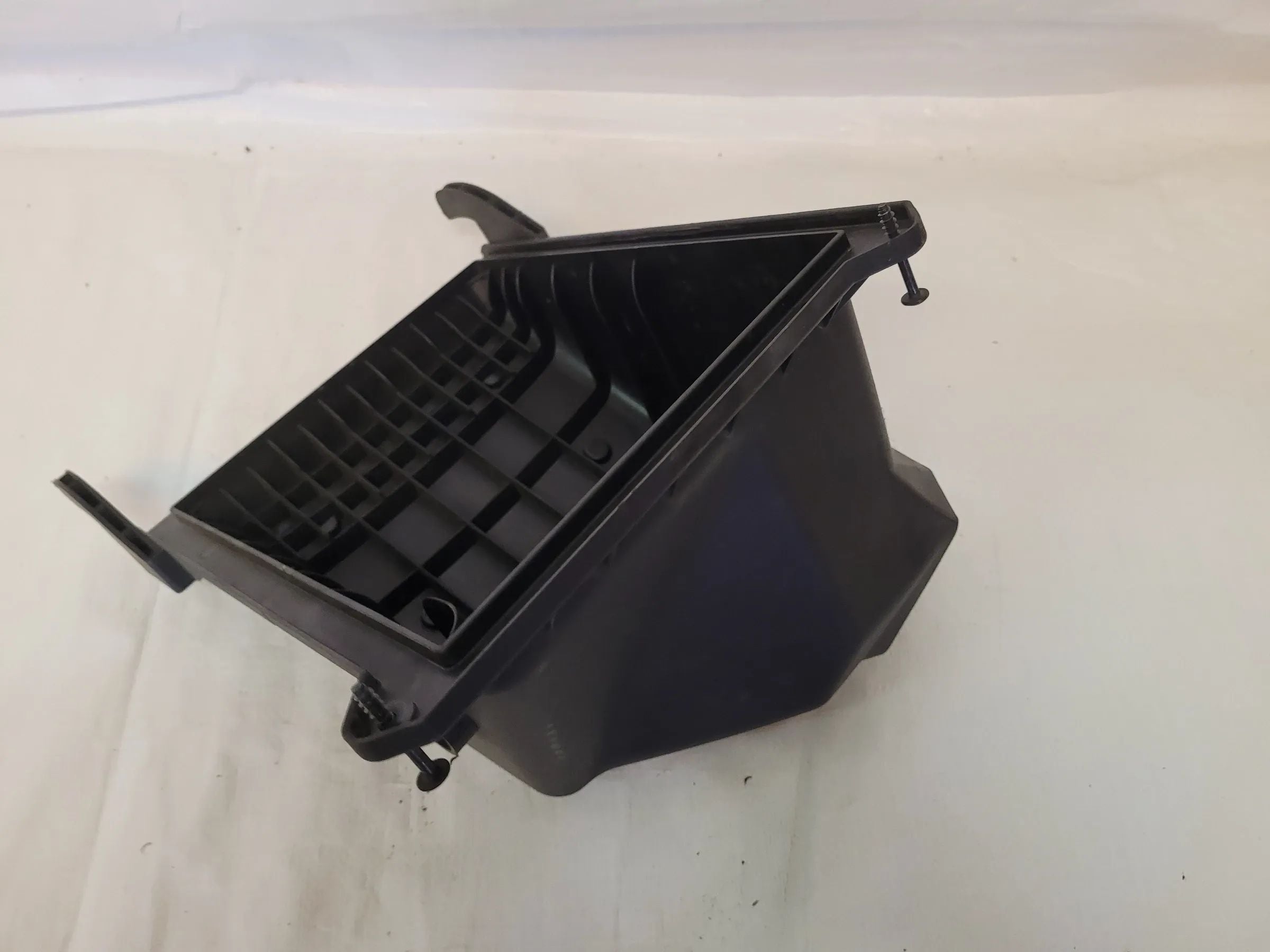 Original Audi A4 8E/B6/B7 Luftfilterkasten Teil 06B133837AG