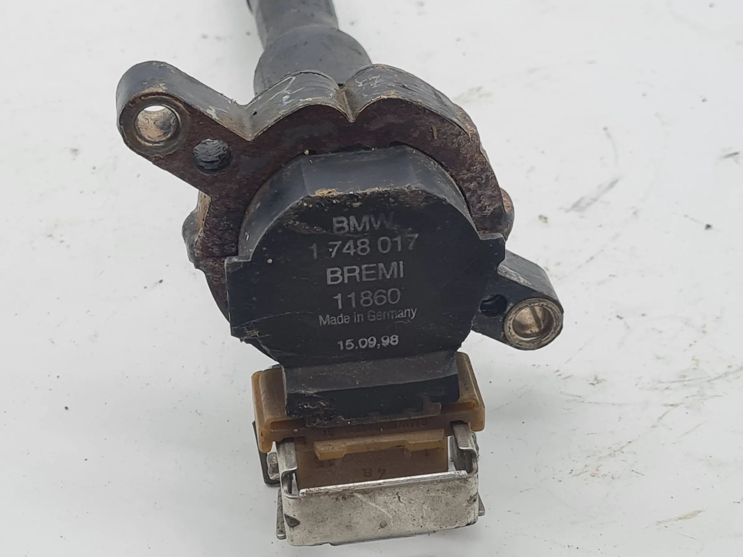 Original BMW 3 Series (E46) Ignition Coil 1748017