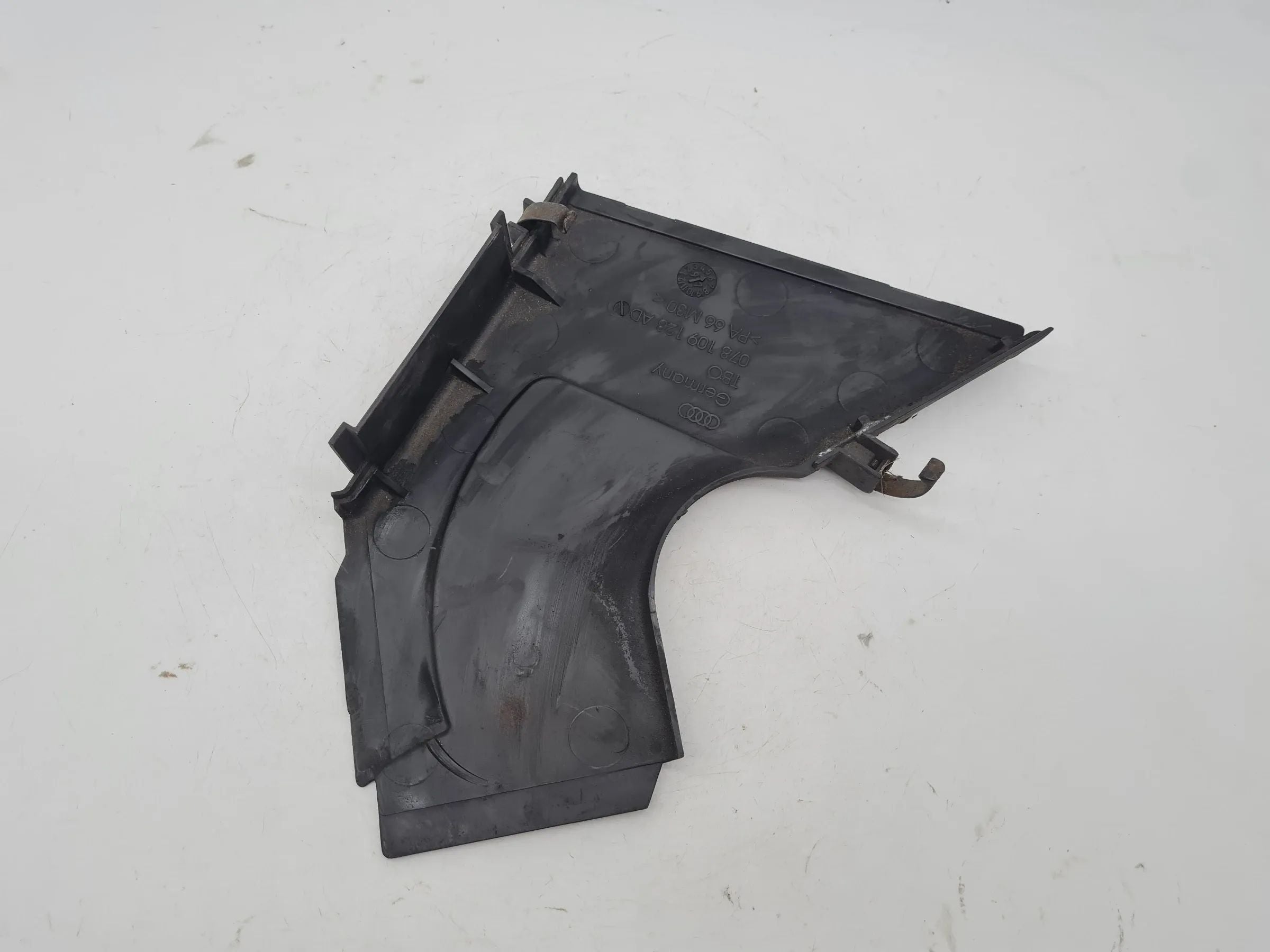 Original Audi A6 (4B2/4B4) Zahnriemenabdeckung 078109123AD