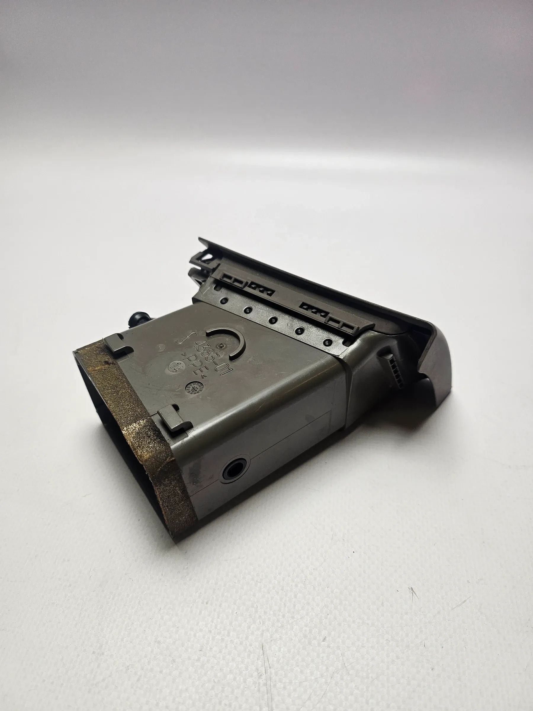 Original Audi A4 B6 B7 8E Buse d’aération gauche 8E0820901F
