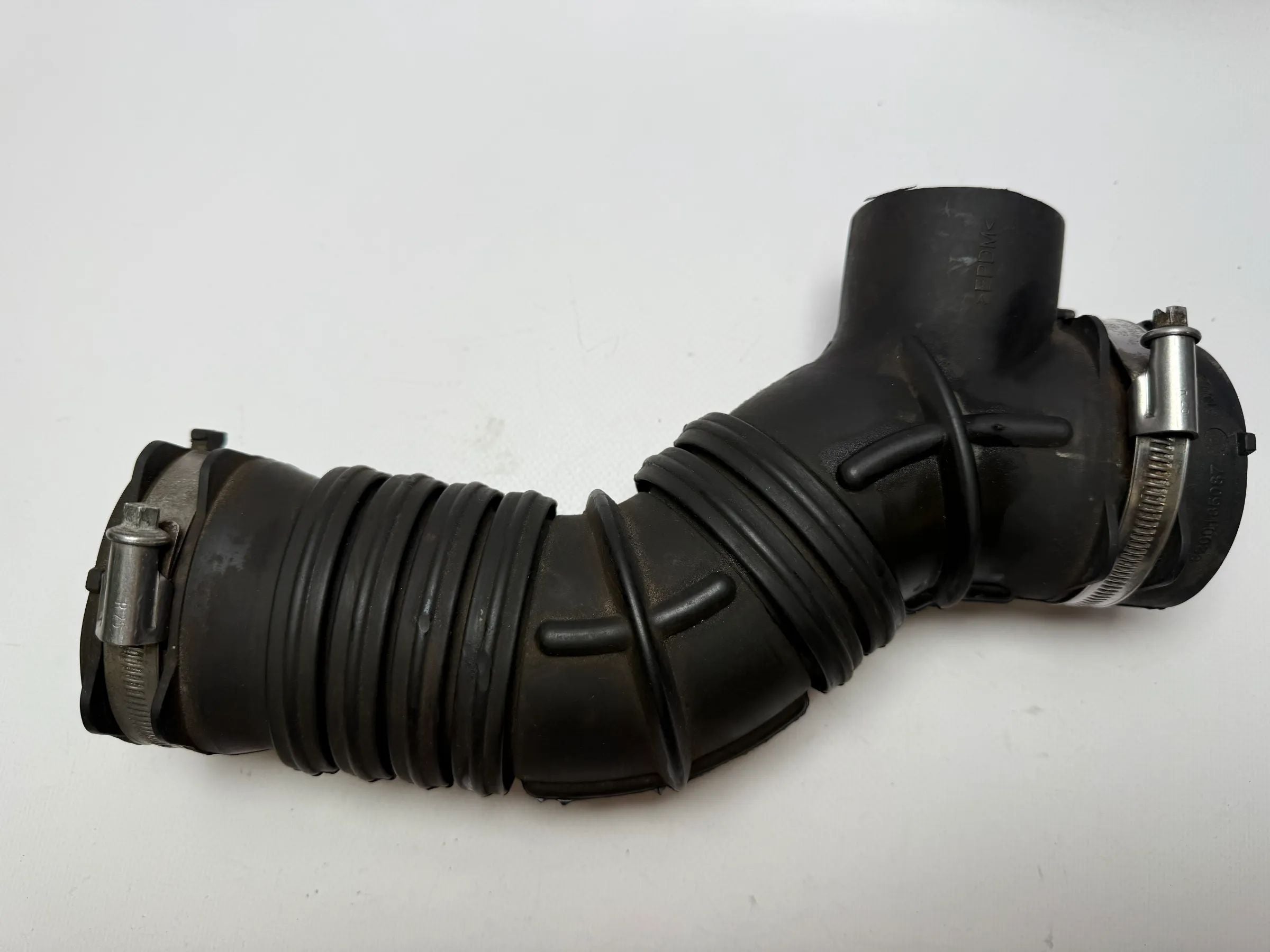 Original RENAULT Megane air intake hose 8200185087