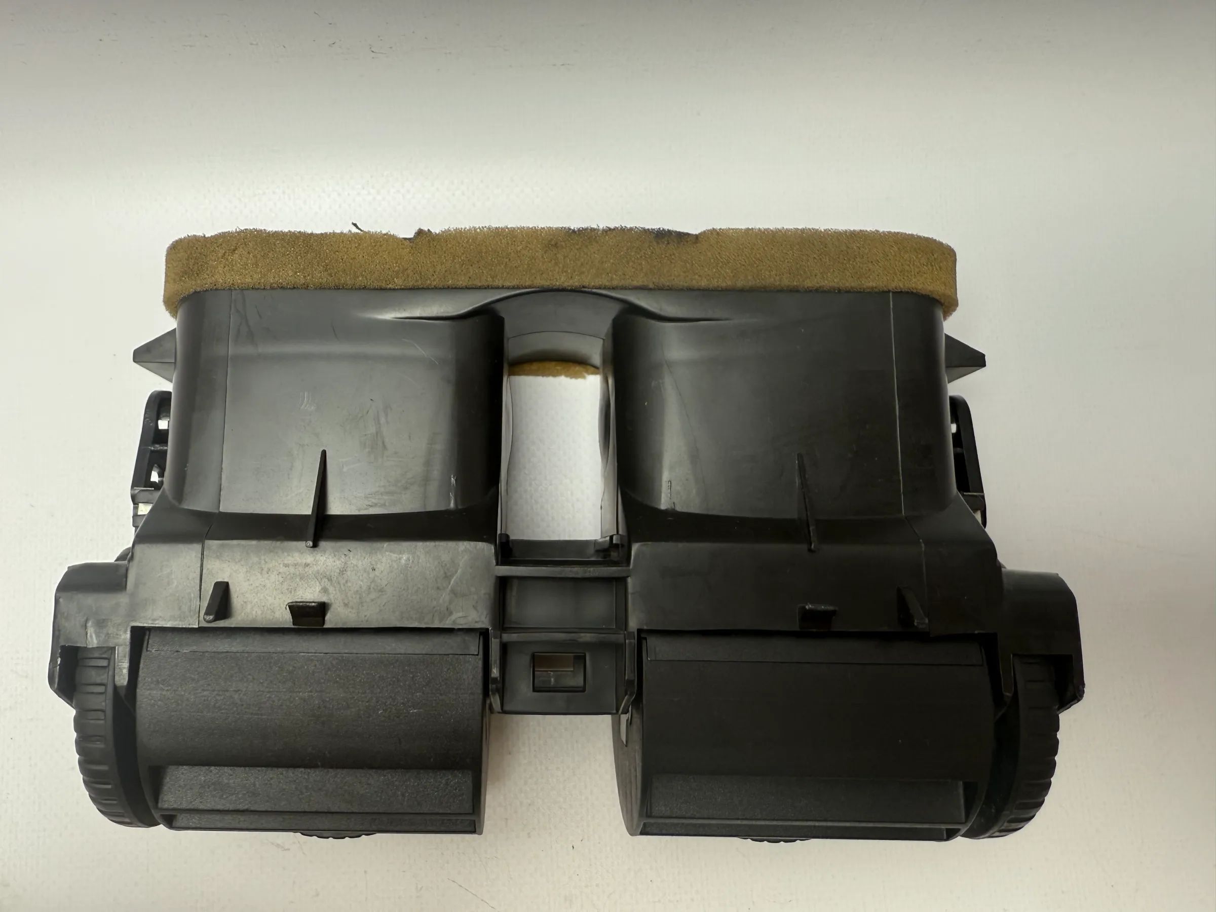 Оригинальная двойная воздушная сопло вентиляционной решетки Opel Astra G 90560344