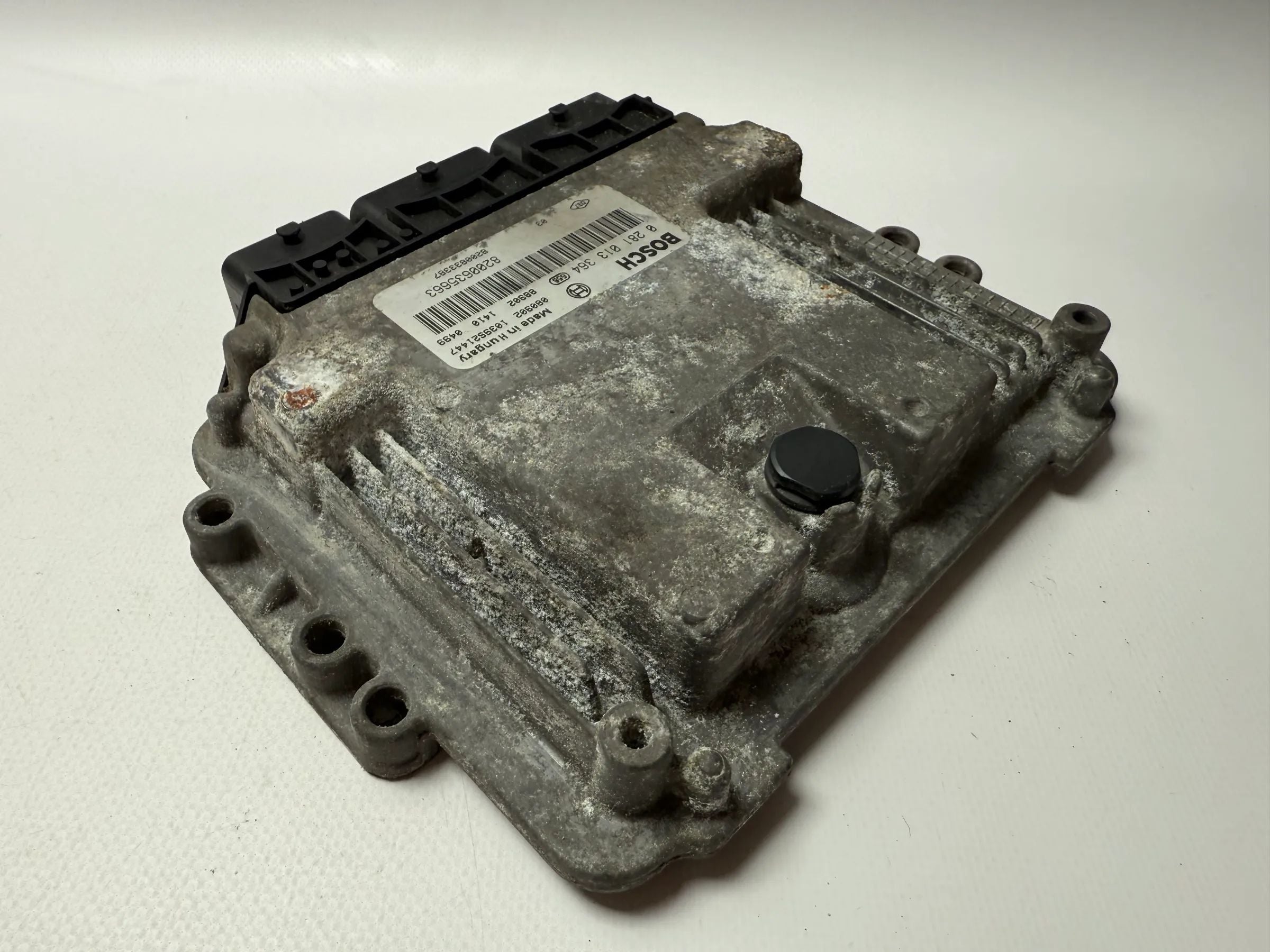 Original Renault Master / Trafic Engine Control Unit ECU 8200635663 / 0281013364 