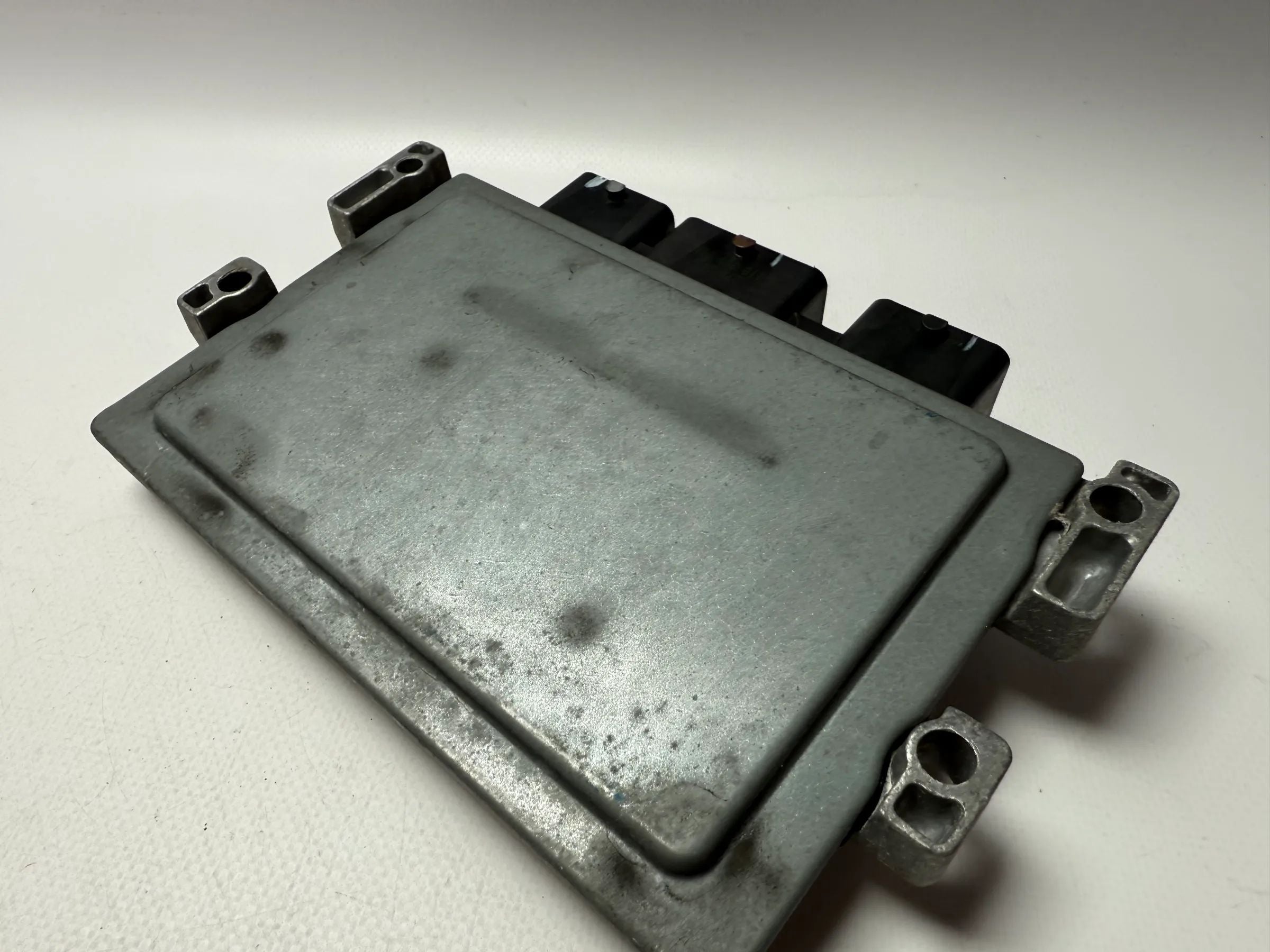 Original Renault Kangoo 1.2 Engine Control Unit ECU 8200415633 / S120201212B 