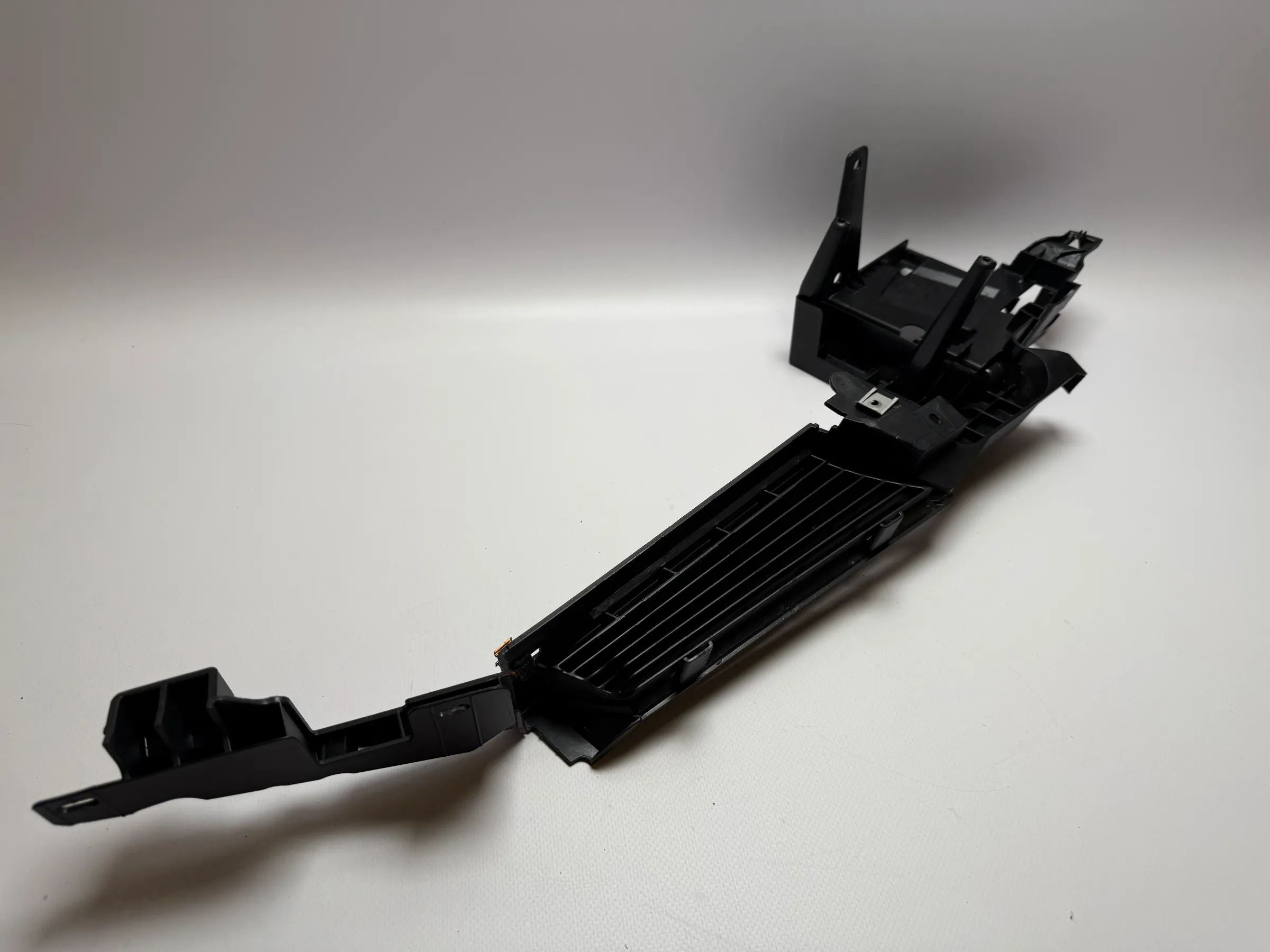 Оригинальная левая панель обшивки багажника BMW E91 черная 7068909-12