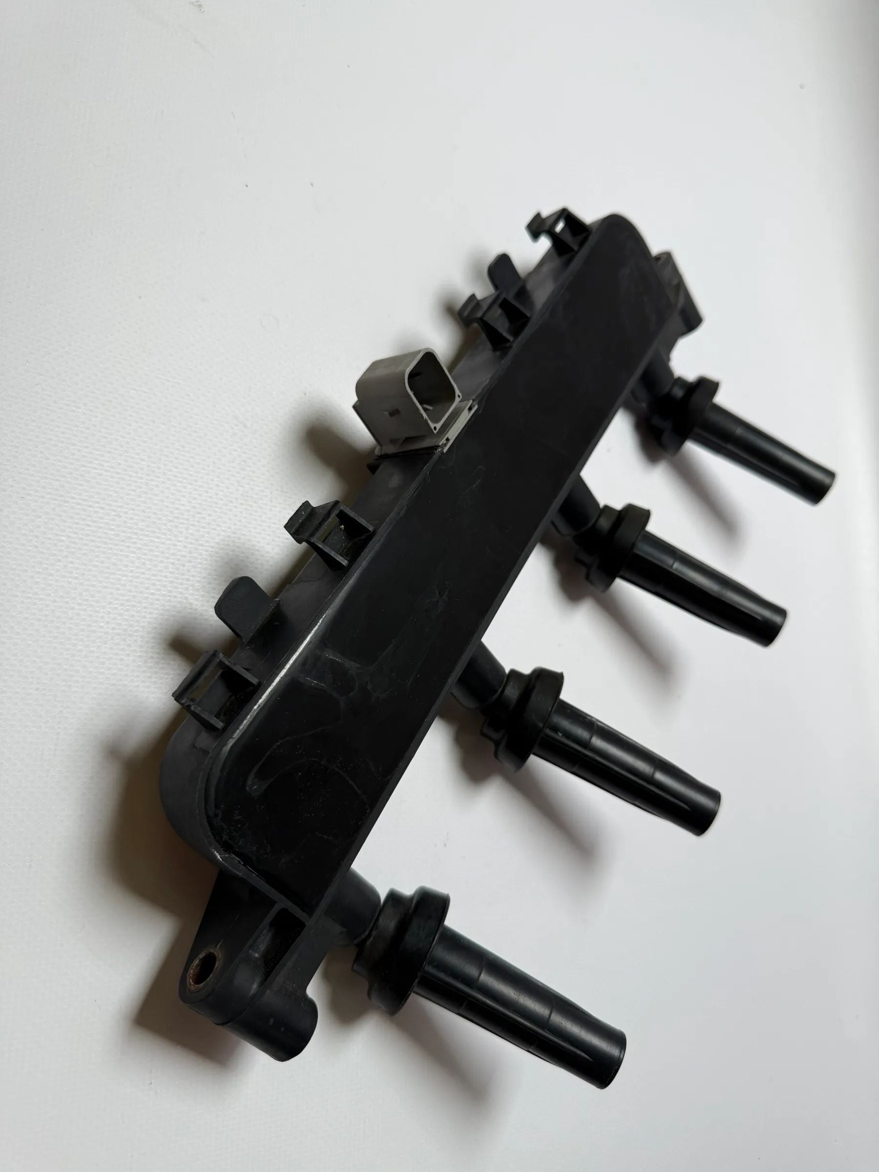 Bobina de Ignição Original Citroen Peugeot Xsara Partner C31 Berlingo 206 0040102047 - Auto-veritas