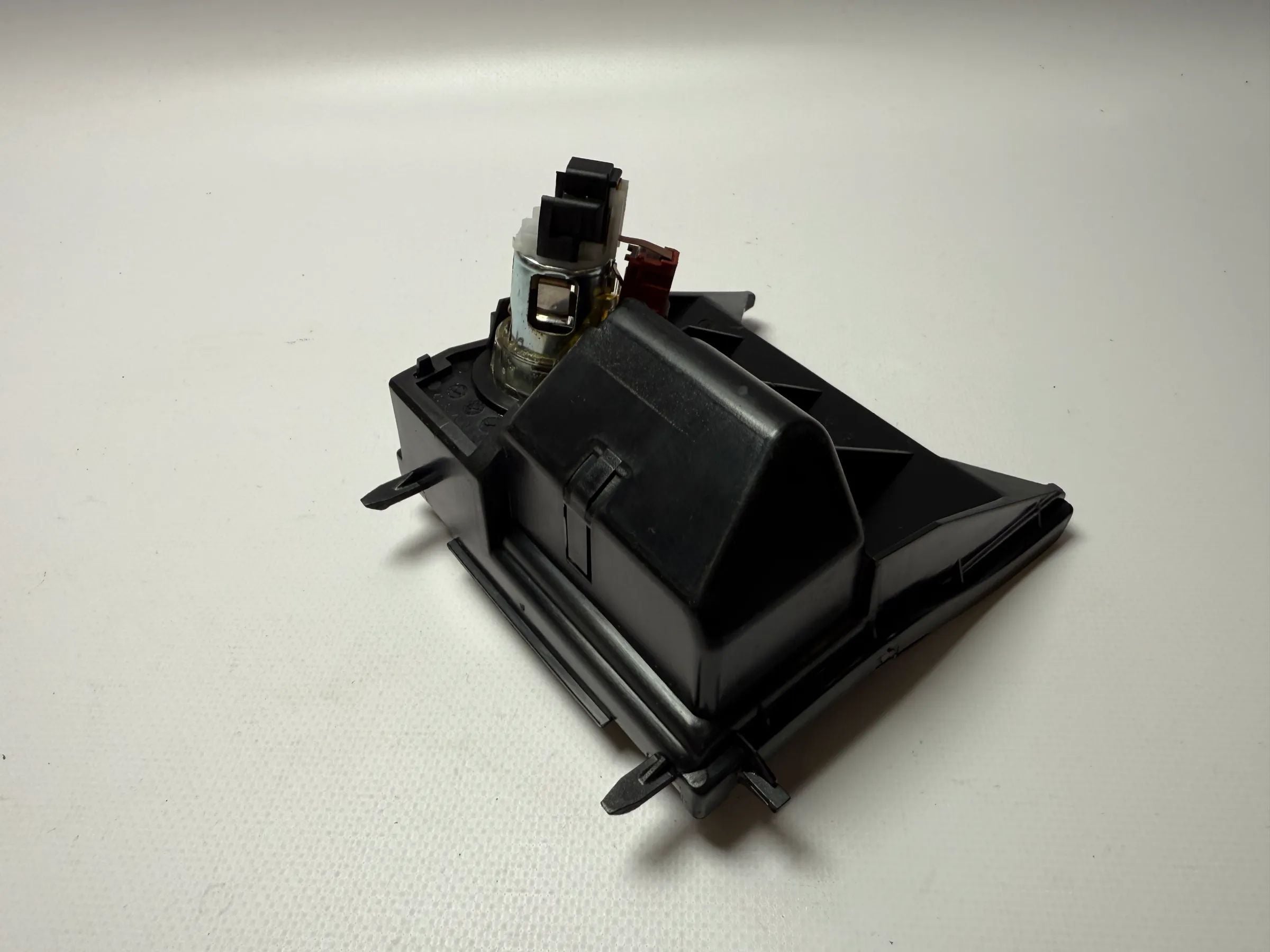 Cinzeiro Original Mercedes-Benz A-Klasse (140 / 168) A1688100930