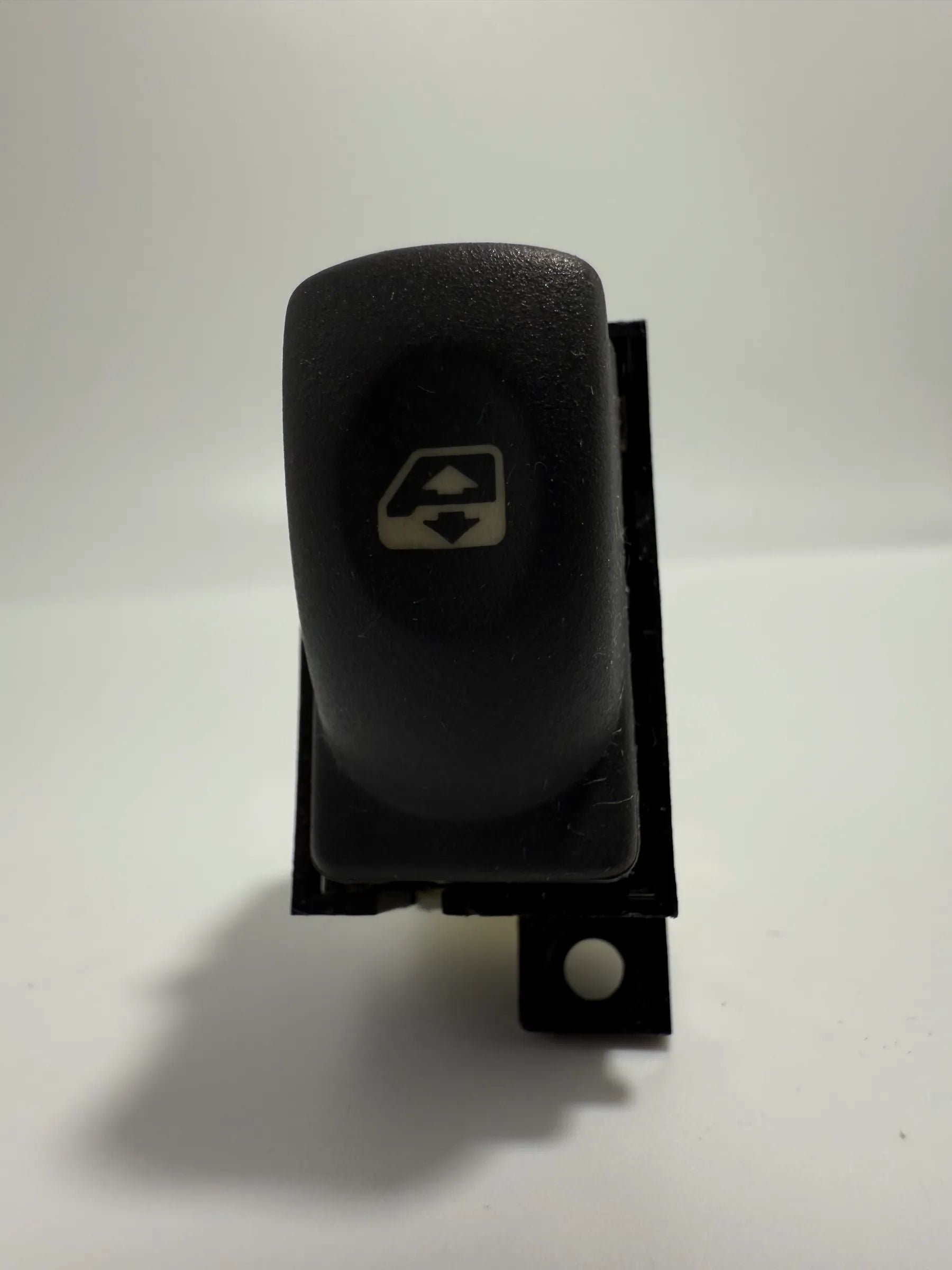 อะไหล่แท้ Renault Laguna I (B56 / 556) 1.8 สวิตช์กระจกไฟฟ้าสีขาว 7700417486