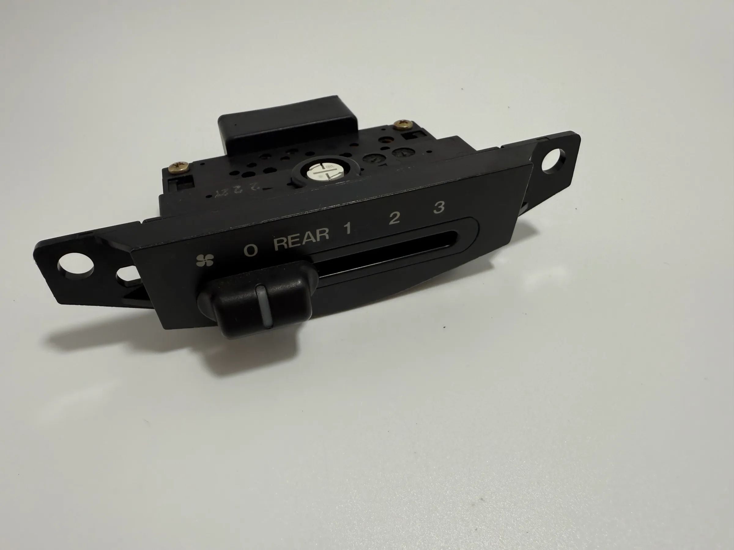 Originele Mazda MPV II Klimaatregeling Luchtsturing Stanley LC73 613 40