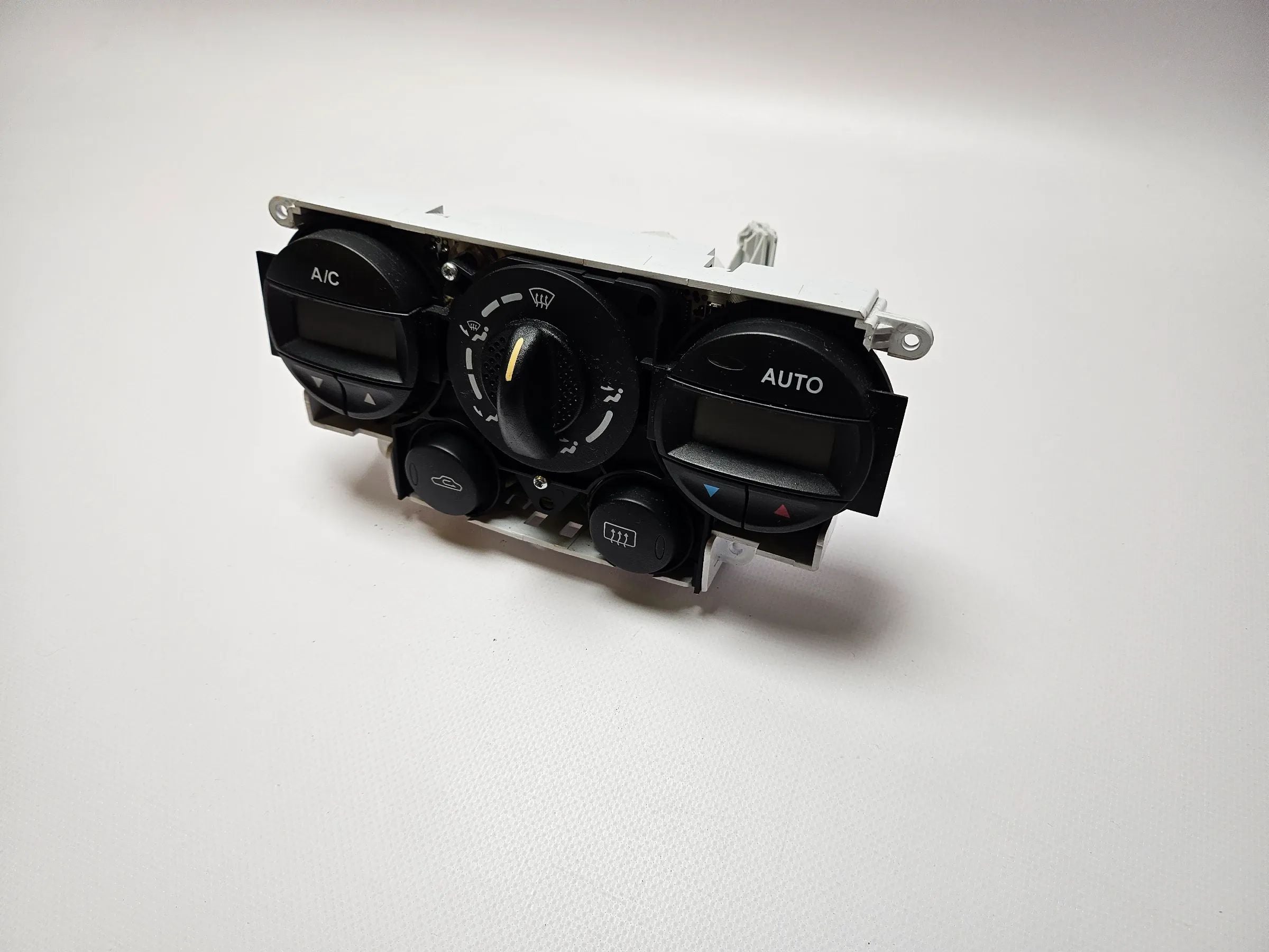 Originale NISSAN PRIMERA HATCHBACK (P11) Comando Climatizzazione Clima Comando Nr2