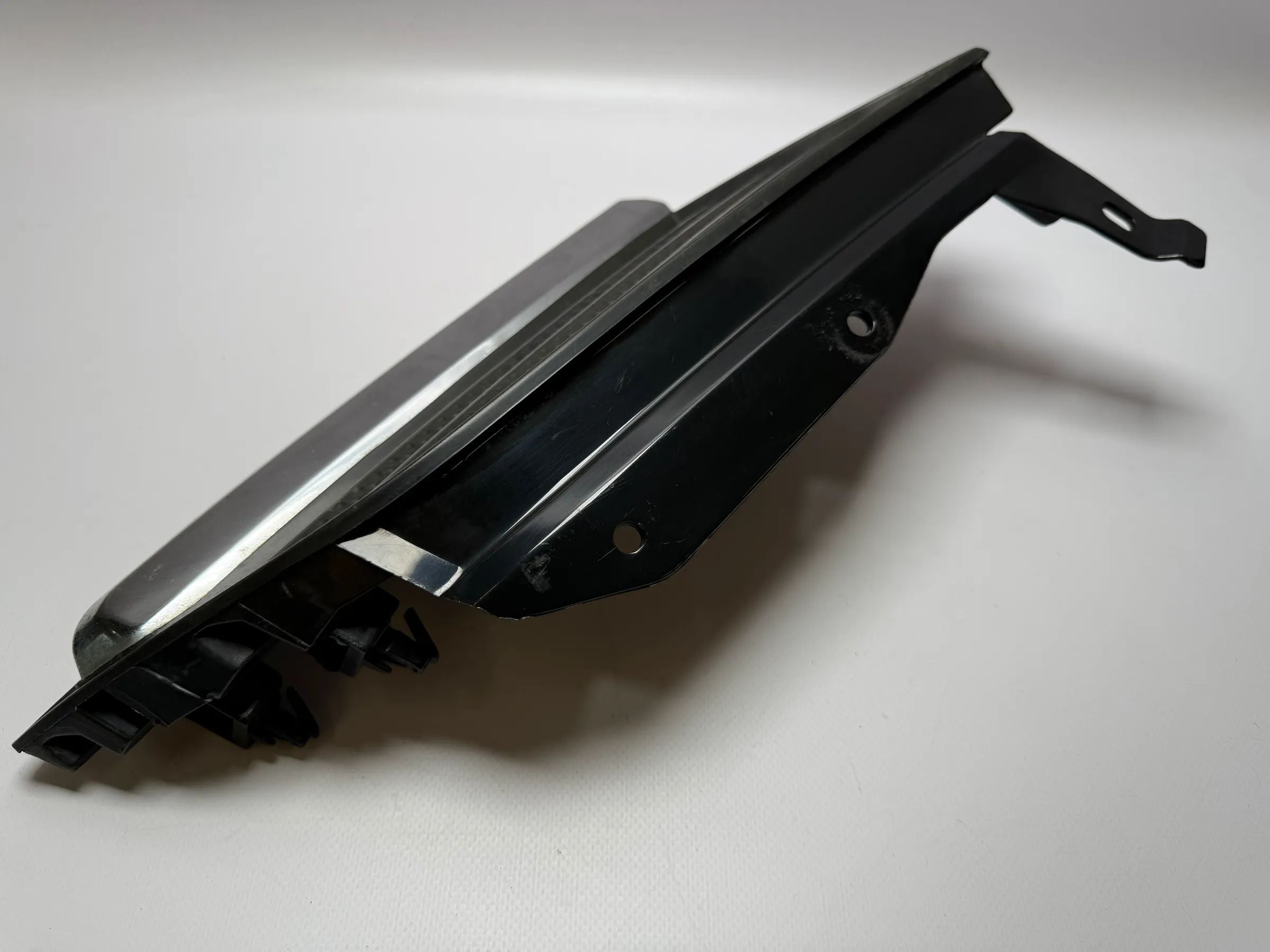 Original NISSAN PRIMERA BERLINA Kühlergrill Stoßstange DS0723601