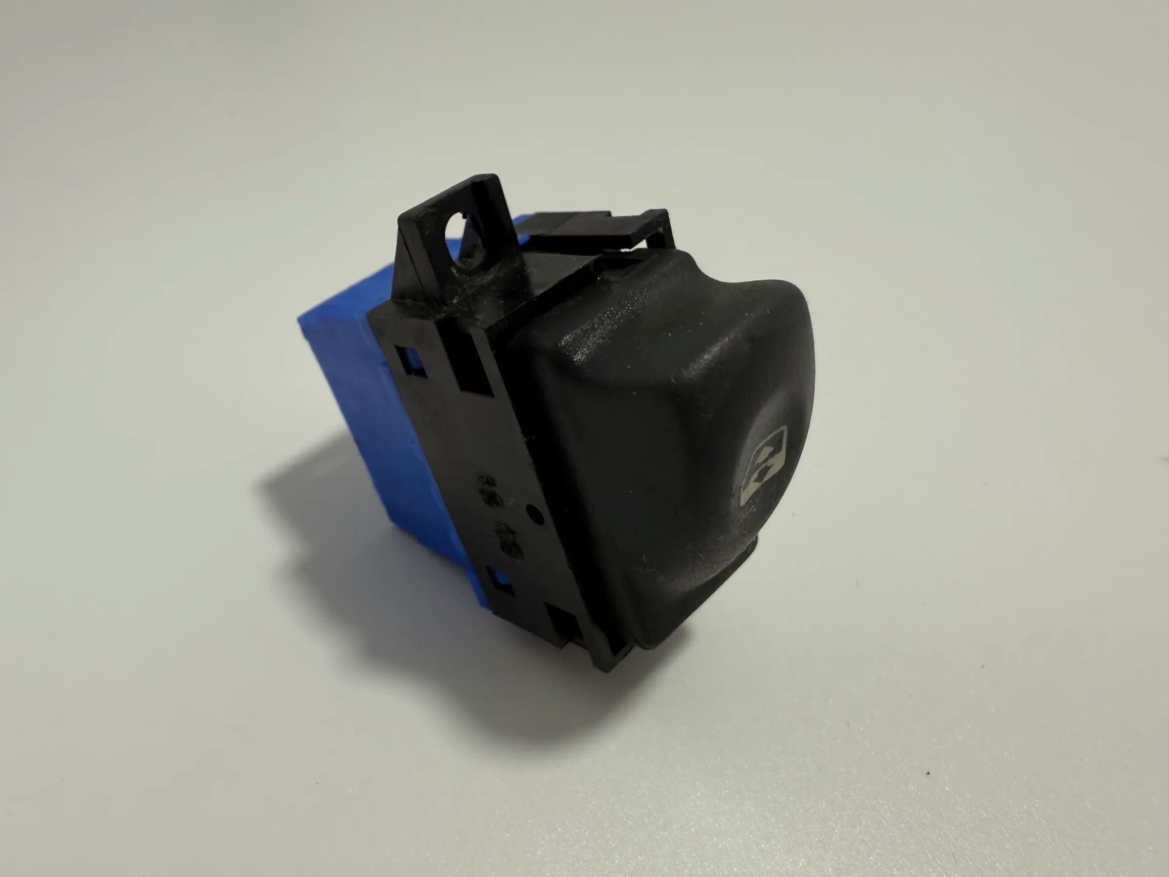 Original Renault Laguna I (B56_, 556_) 1.8 Elevador de Vidros Manual Azul 7700417486