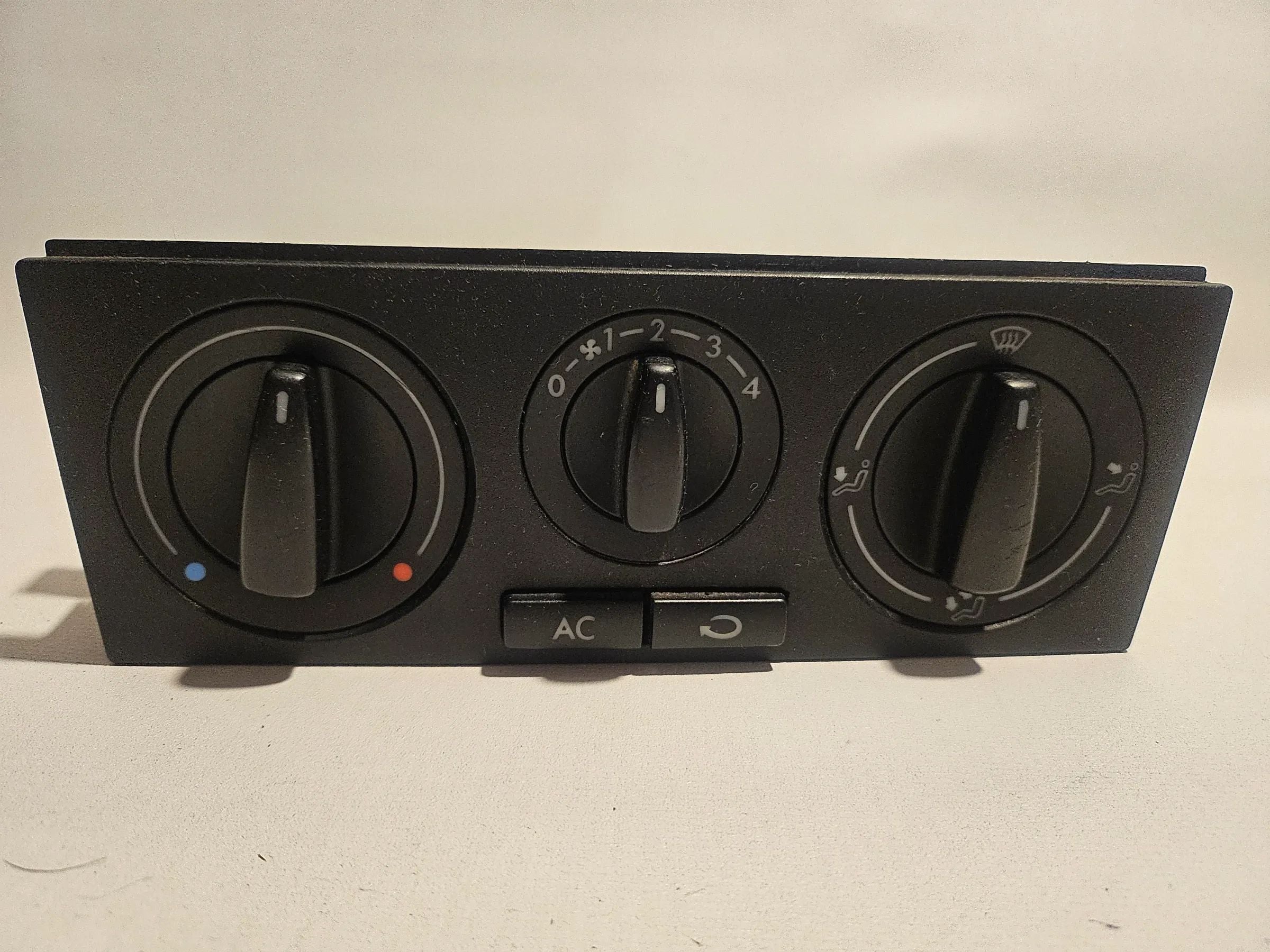 Оригинальная панель управления отоплением и кондиционером VW Golf IV 1J1 1J0820045 F