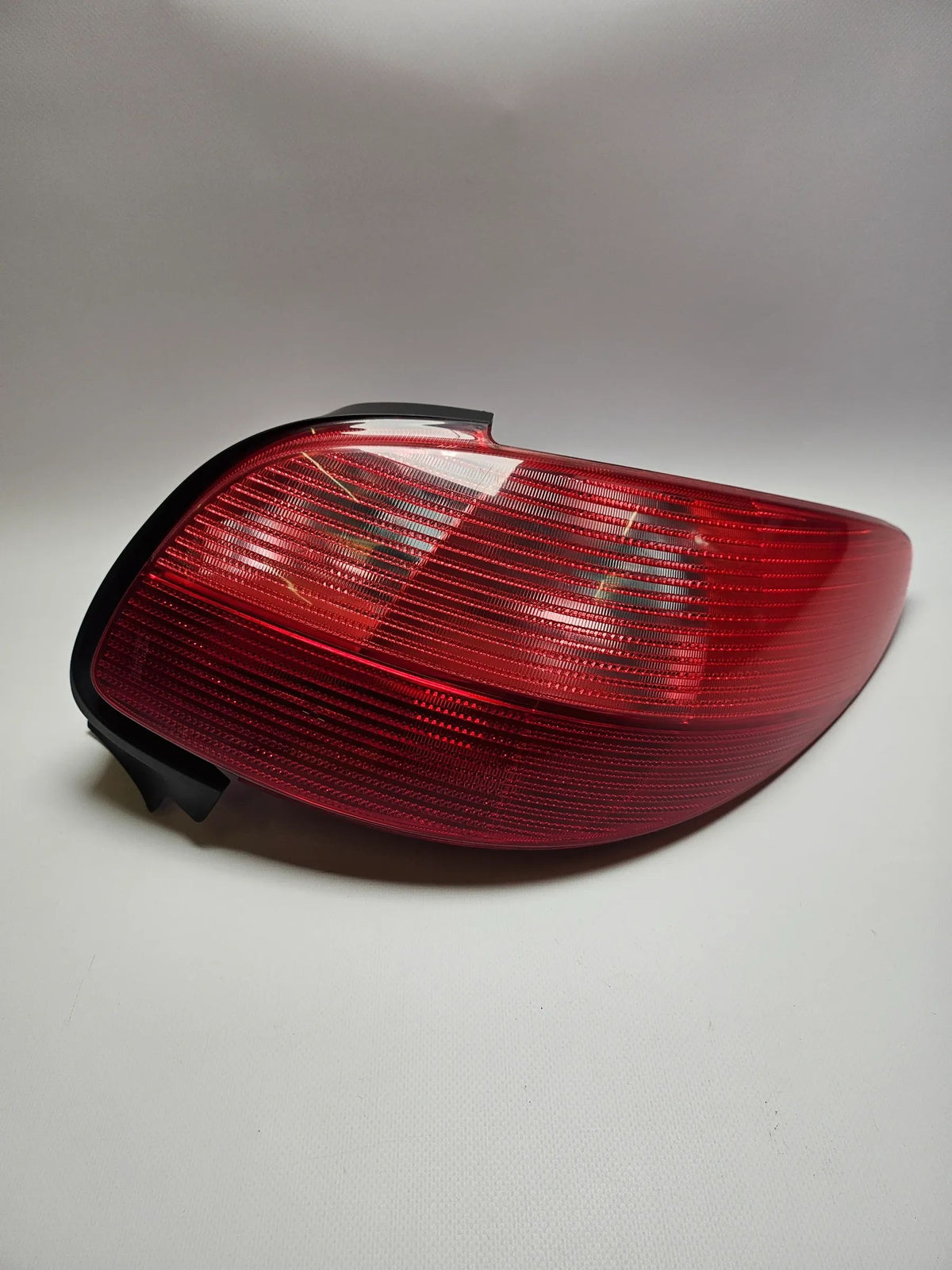 Originele Peugeot 206 cc Achterlicht Rechts AXO 2531D