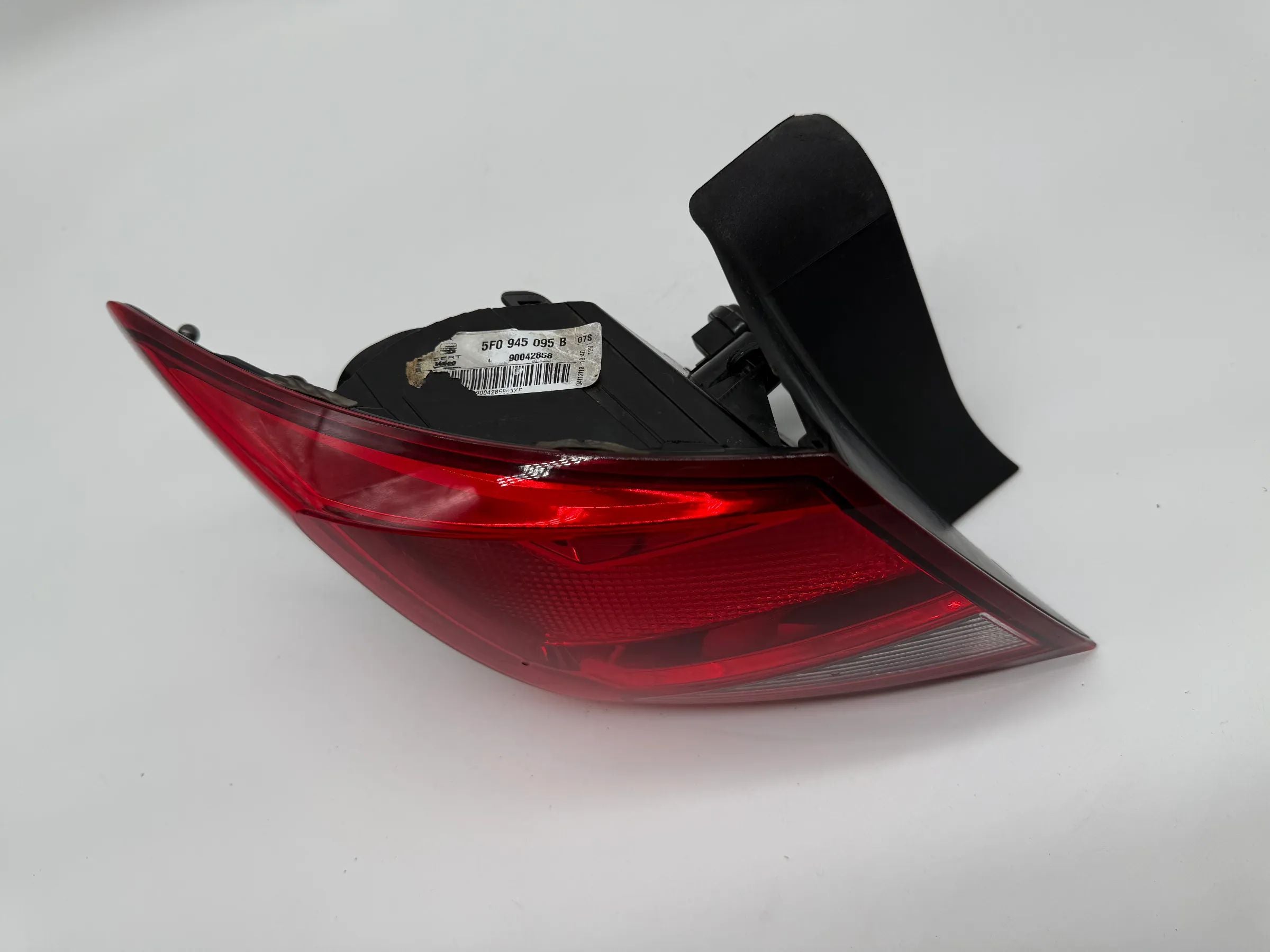 SEAT Leon Hatchback (5F1) Farolim Traseiro Esquerdo 5F0945095B / 90042858